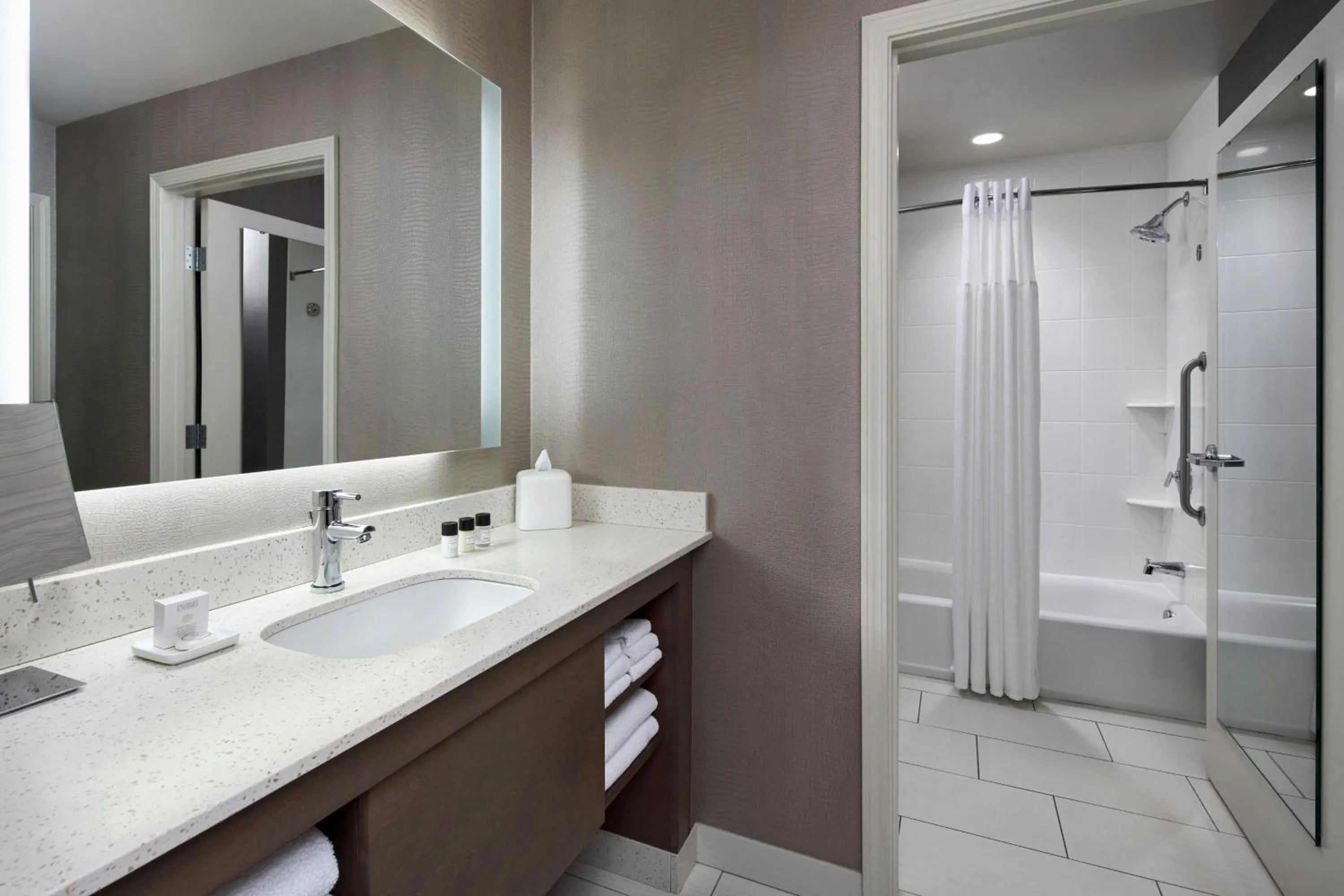 Bathroom in Andell Inn