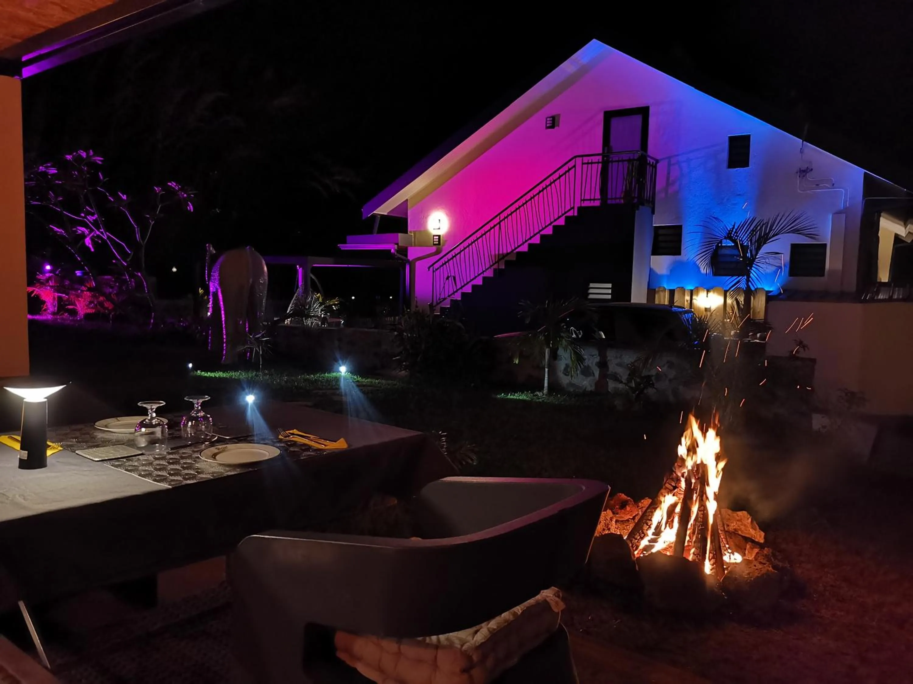 Property building in Hostal 170 Room 15 Service Appartement