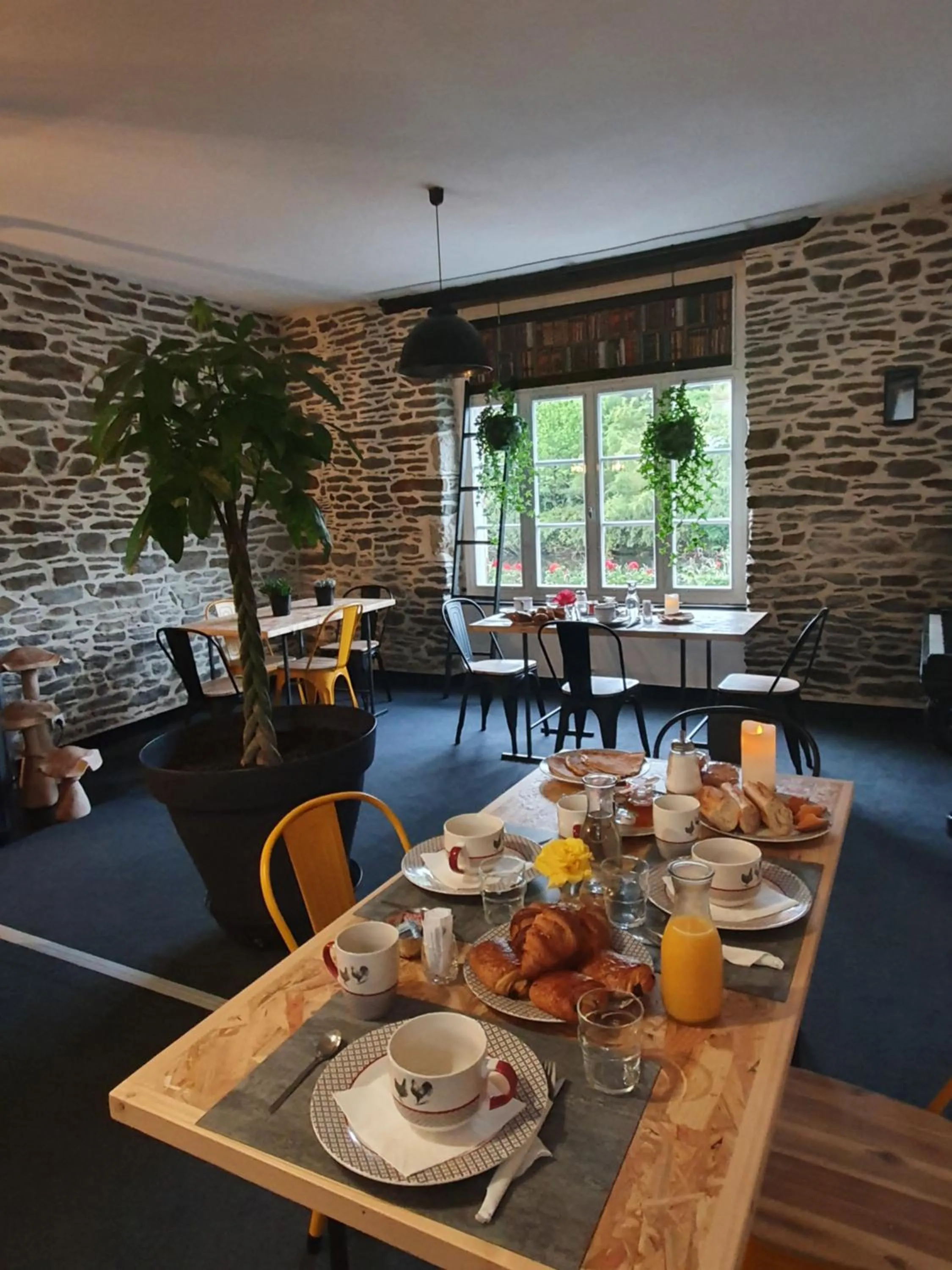 Breakfast in Aux Lits du Canal