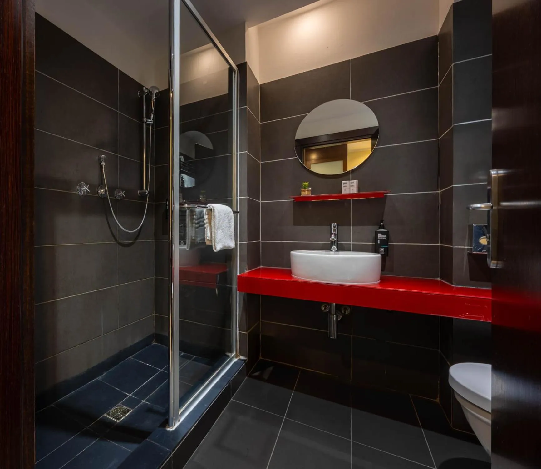 Shower in iH Hotels Milano Watt 13