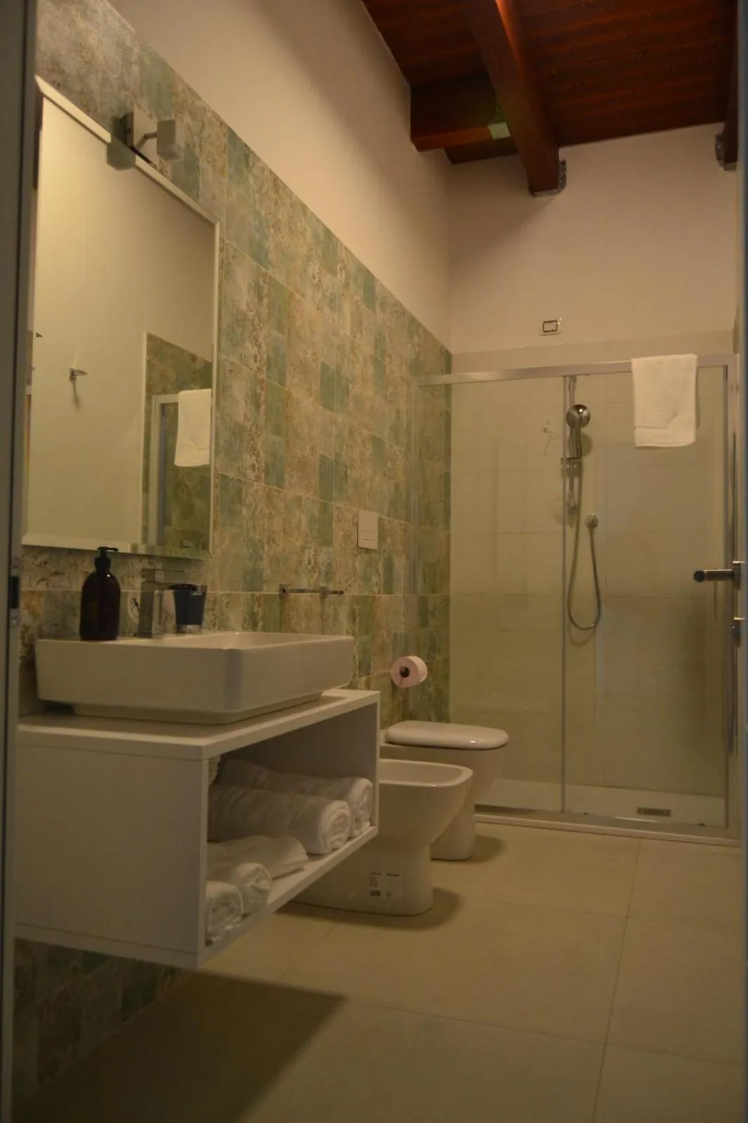 Bathroom in Stellaris