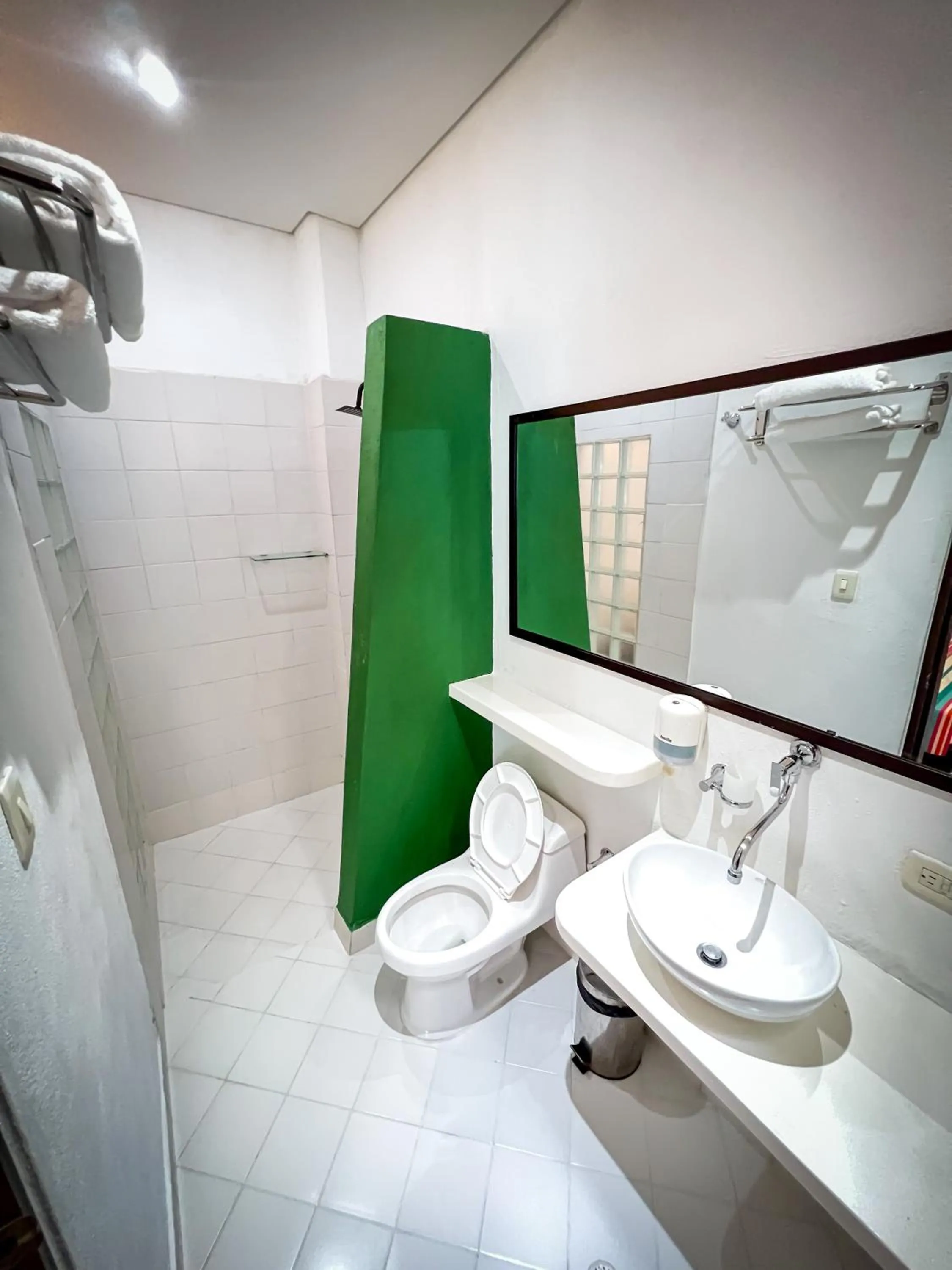 Shower in Hotel Santa Marta by MIJ