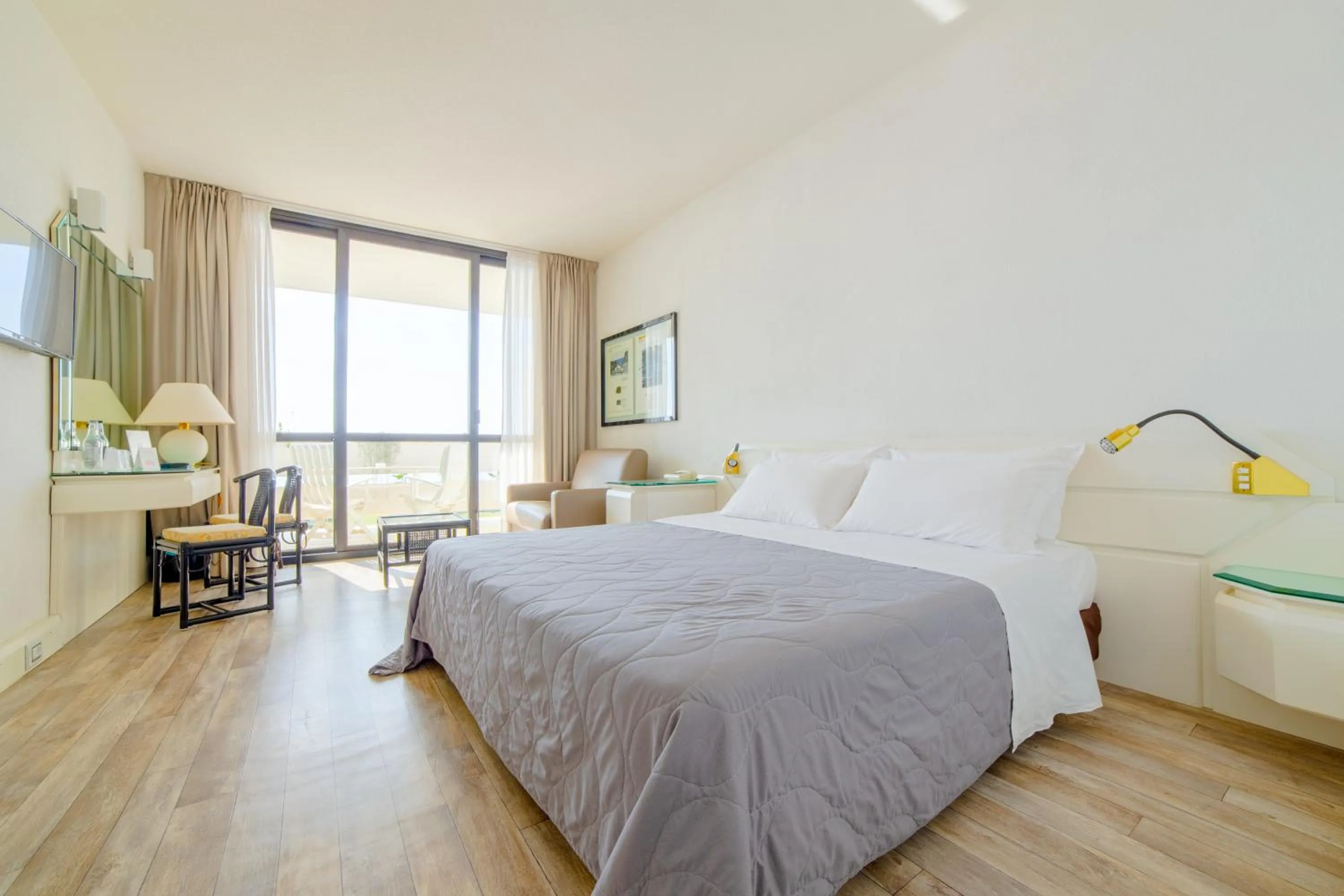 Bedroom, Bed in Grand Hotel Pianeta Maratea Resort