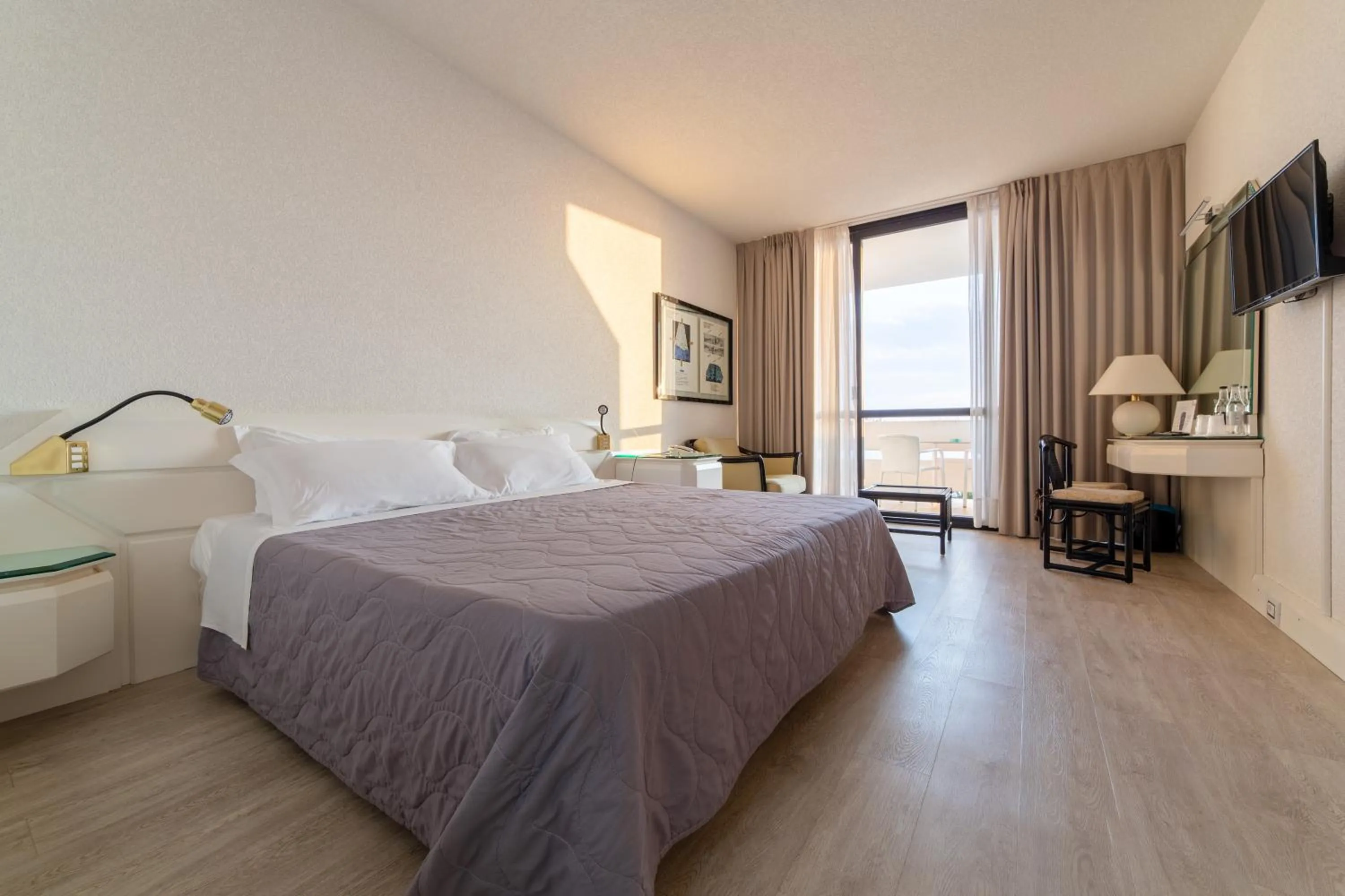 Bedroom, Bed in Grand Hotel Pianeta Maratea Resort