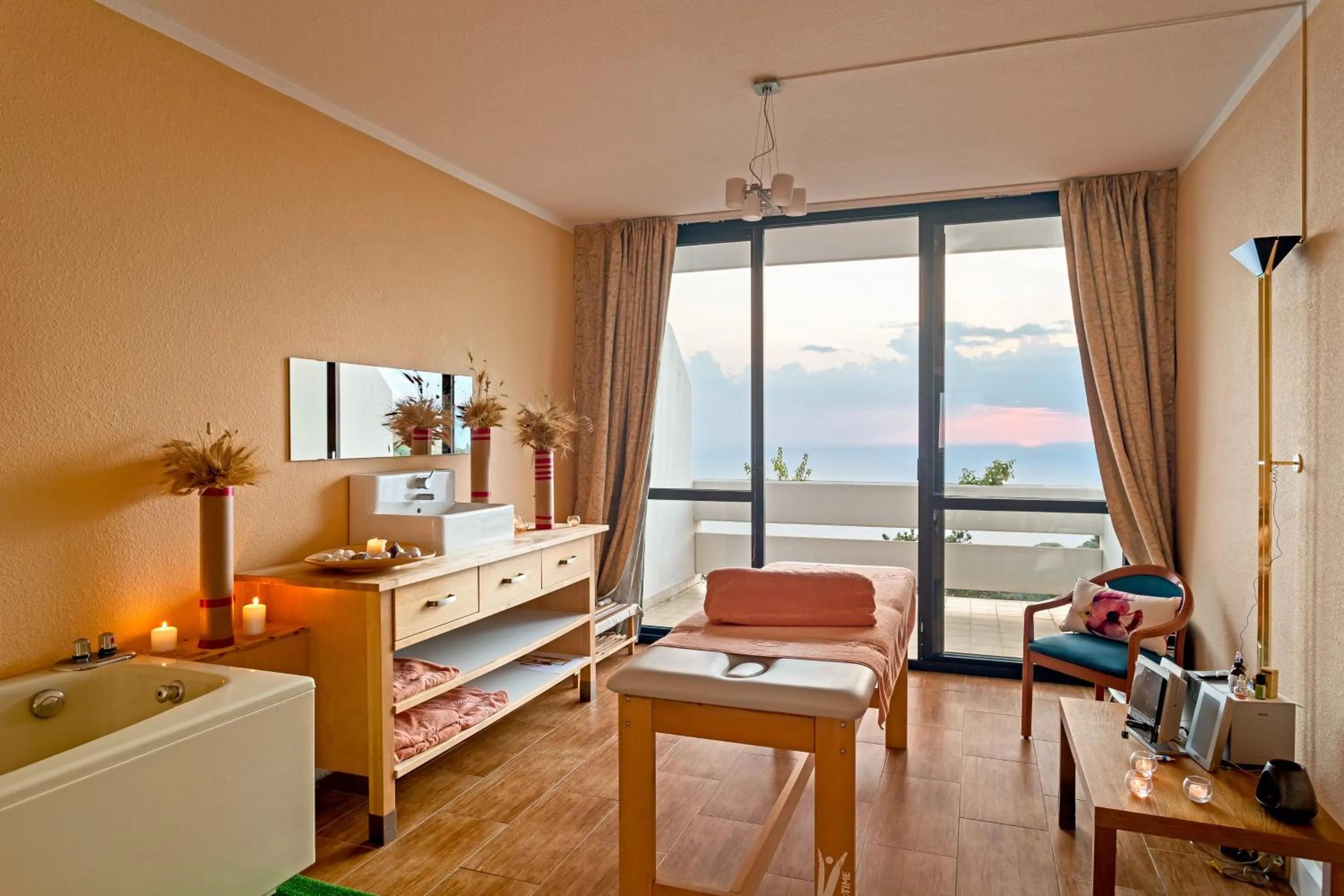 Massage in Grand Hotel Pianeta Maratea Resort