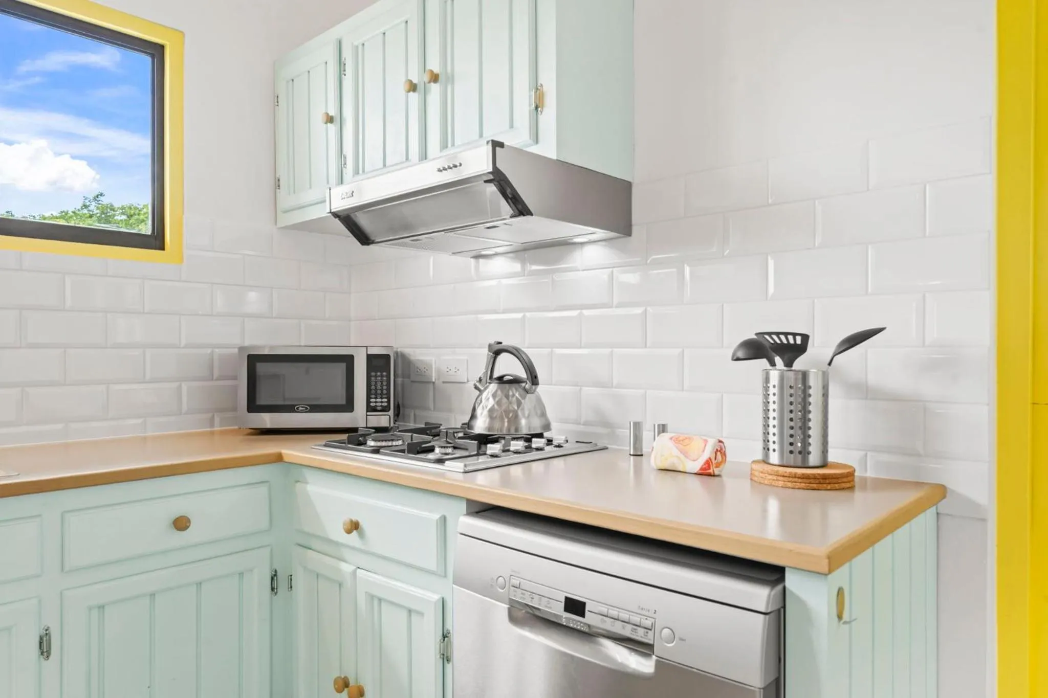 Coffee/tea facilities in Bubali Bliss Studios & Villas