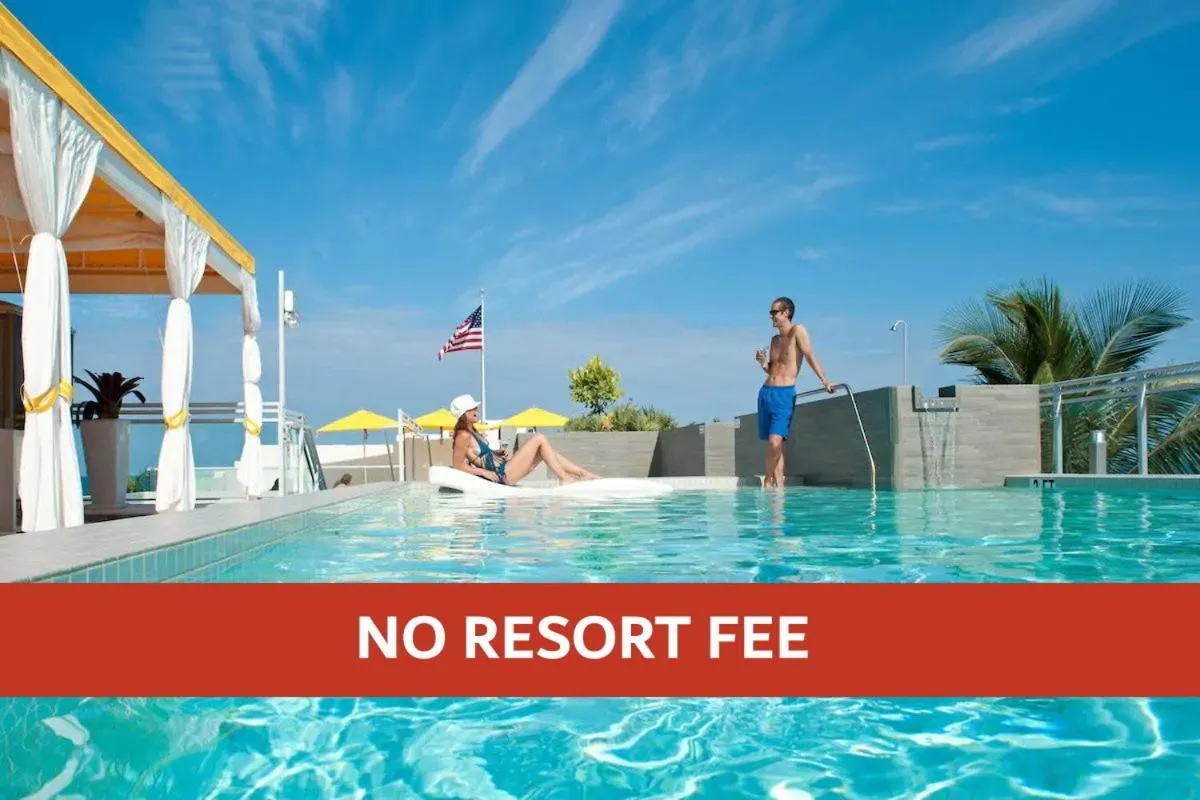 Pool view in Leslie Hotel Ocean Drive