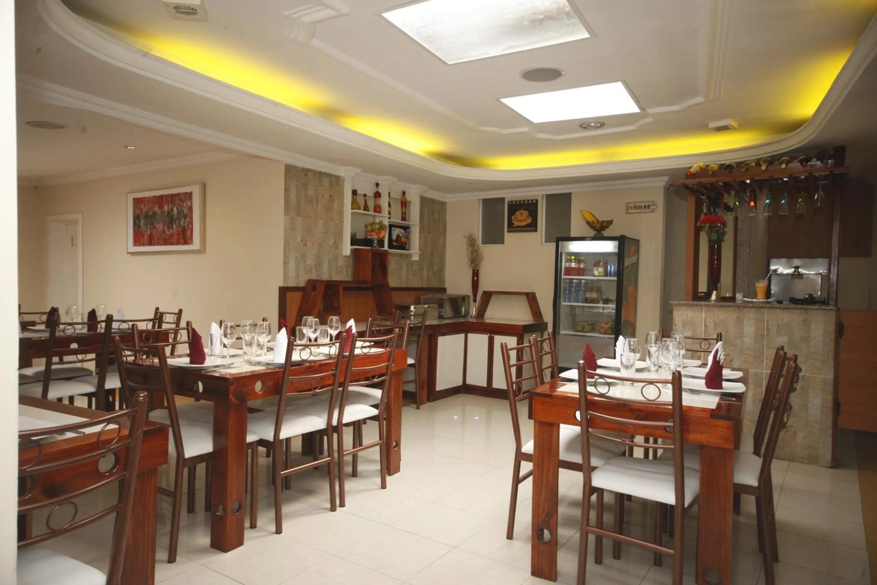 Restaurant/places to eat in Kuna Hotel