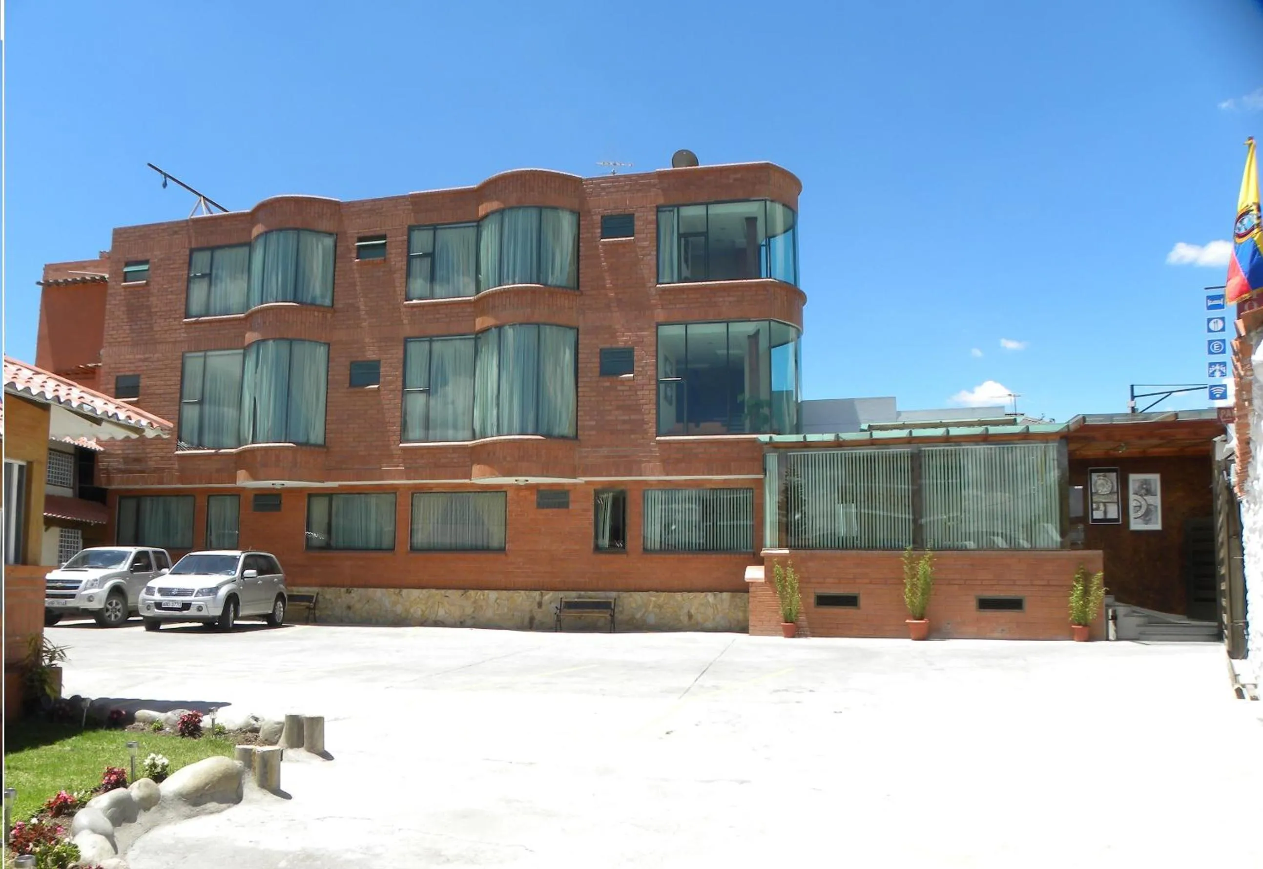 Facade/entrance in Kuna Hotel