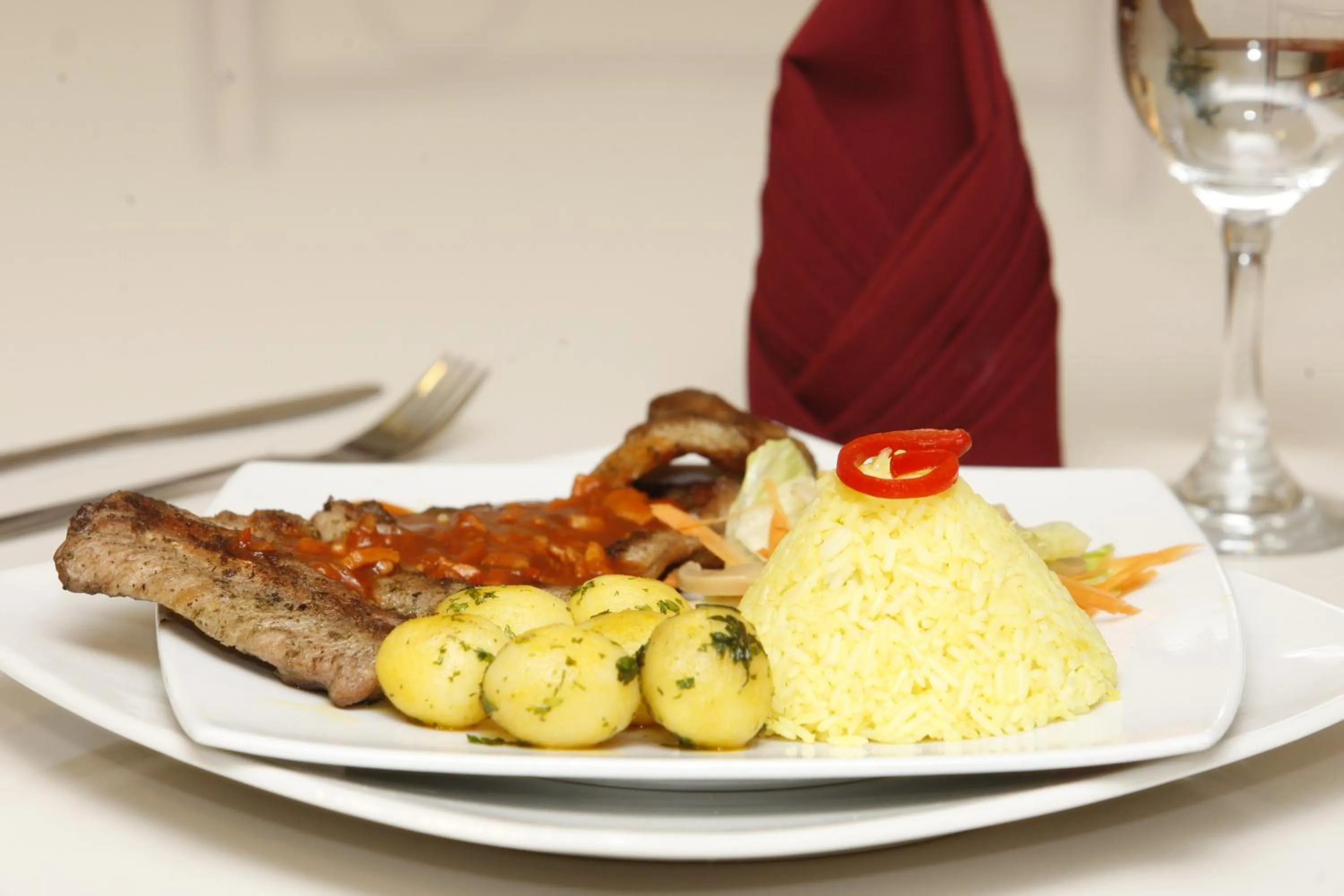 Restaurant/places to eat in Kuna Hotel