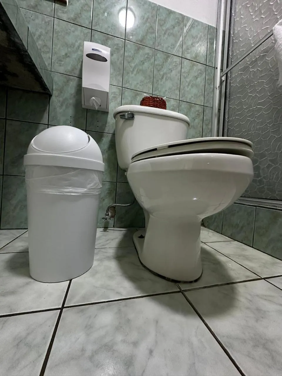 Bathroom in Brillasol Airport Hotel