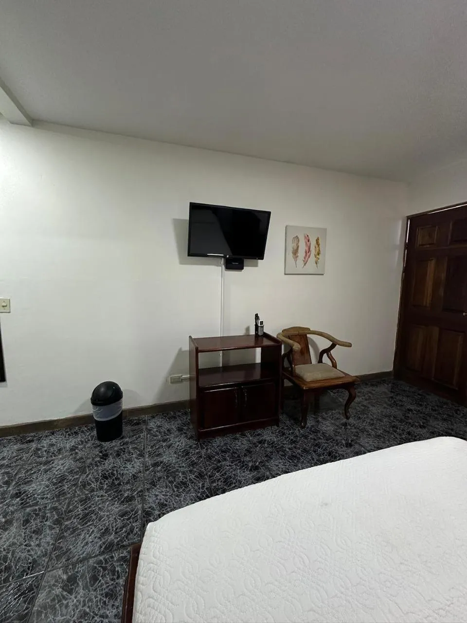 TV and multimedia, Bed in Brillasol Airport Hotel