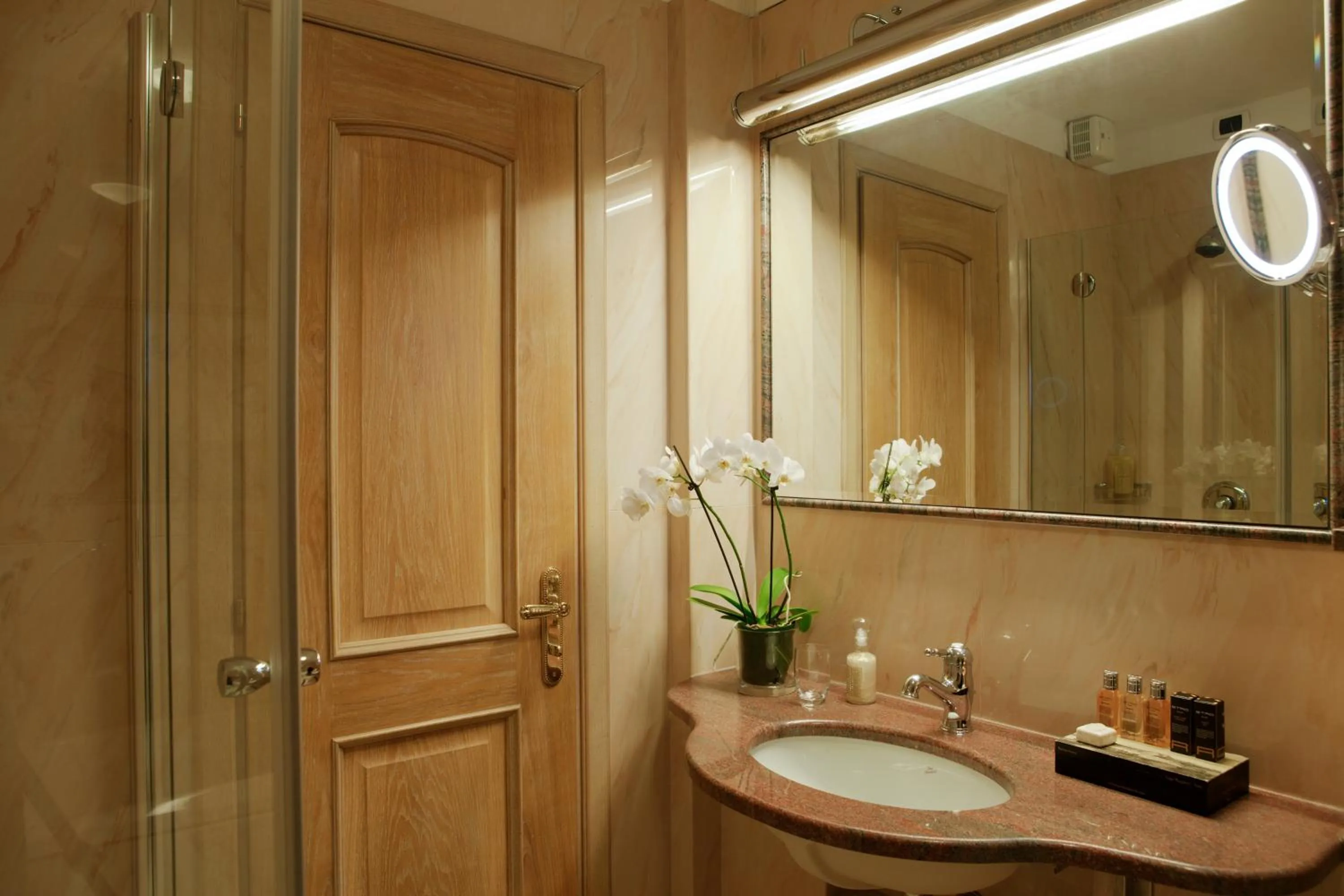 Bathroom in Hotel Simplon