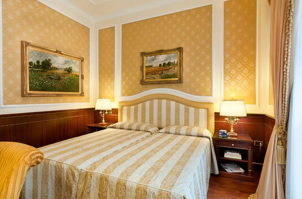 Bed in Hotel Simplon