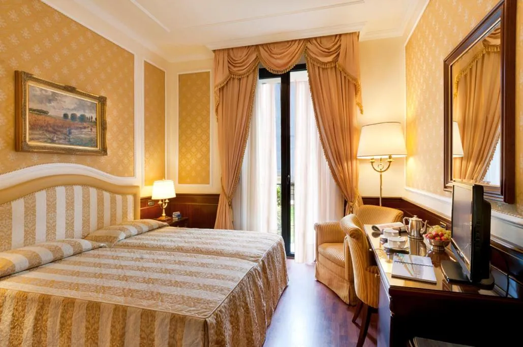 Bed in Hotel Simplon