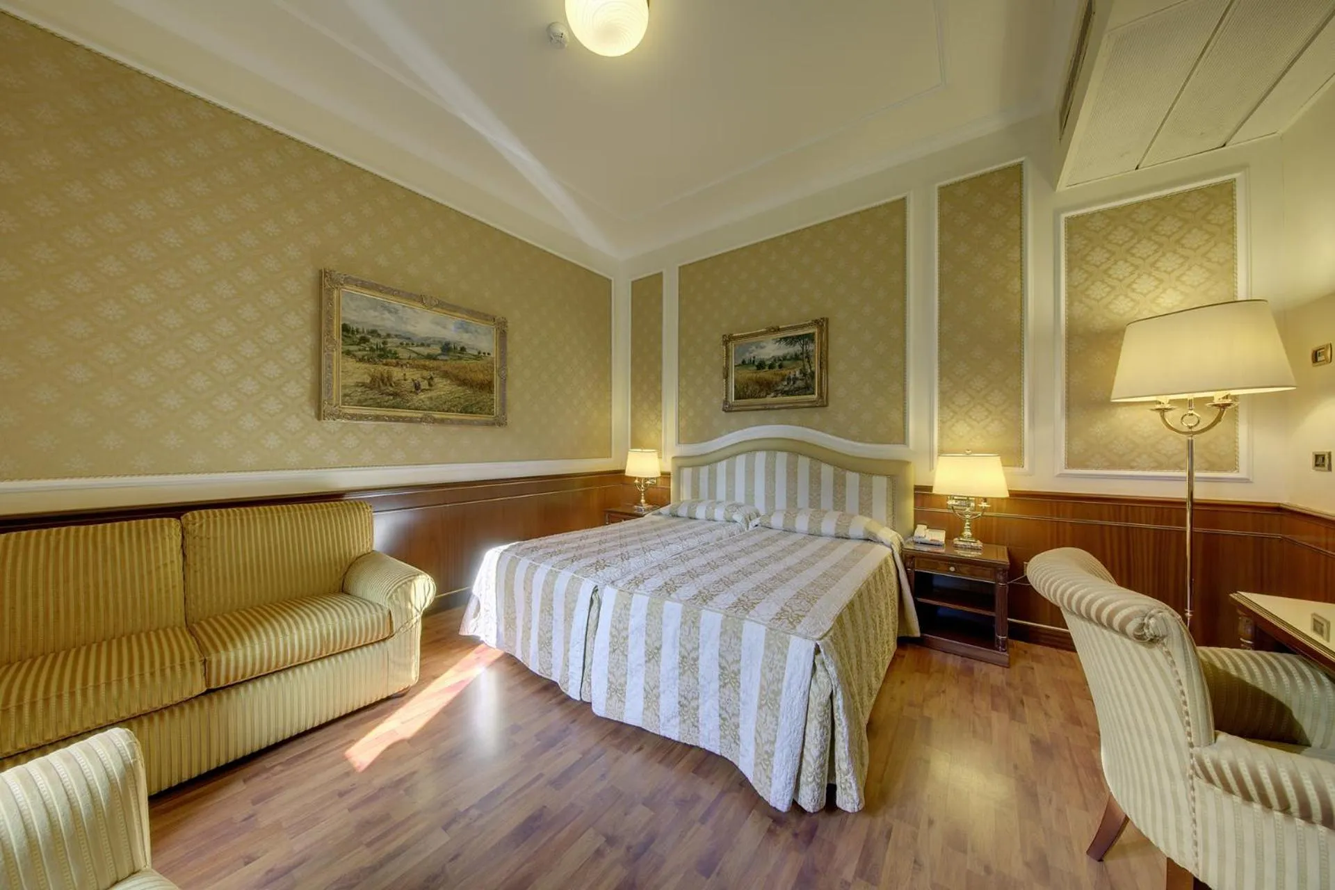 Bed in Hotel Simplon