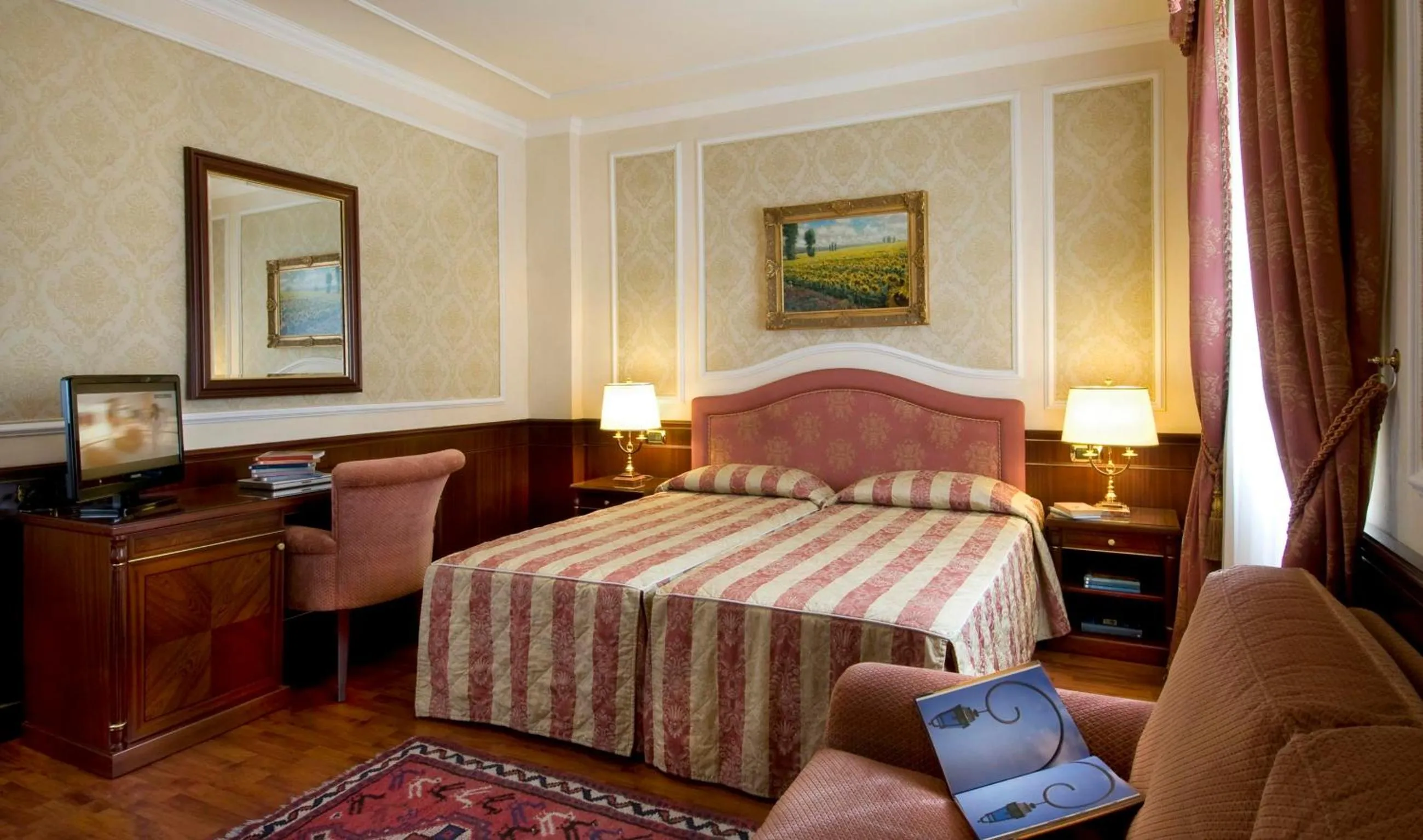 Photo of the whole room, Bed in Hotel Simplon