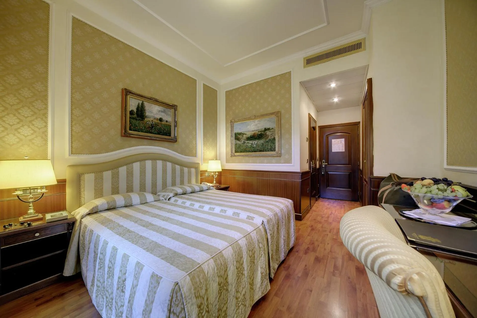 Bed in Hotel Simplon