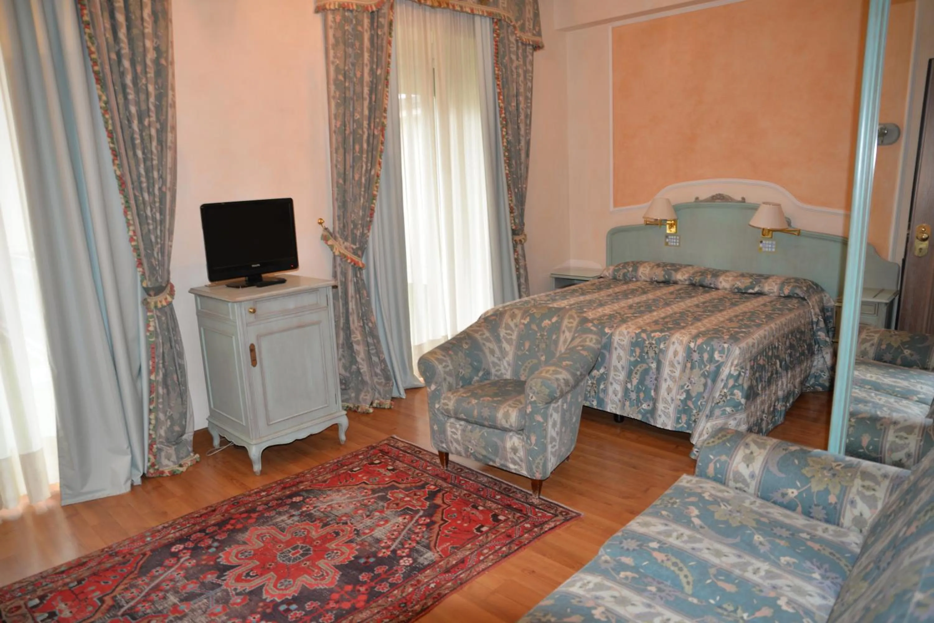 Bed in Hotel Simplon