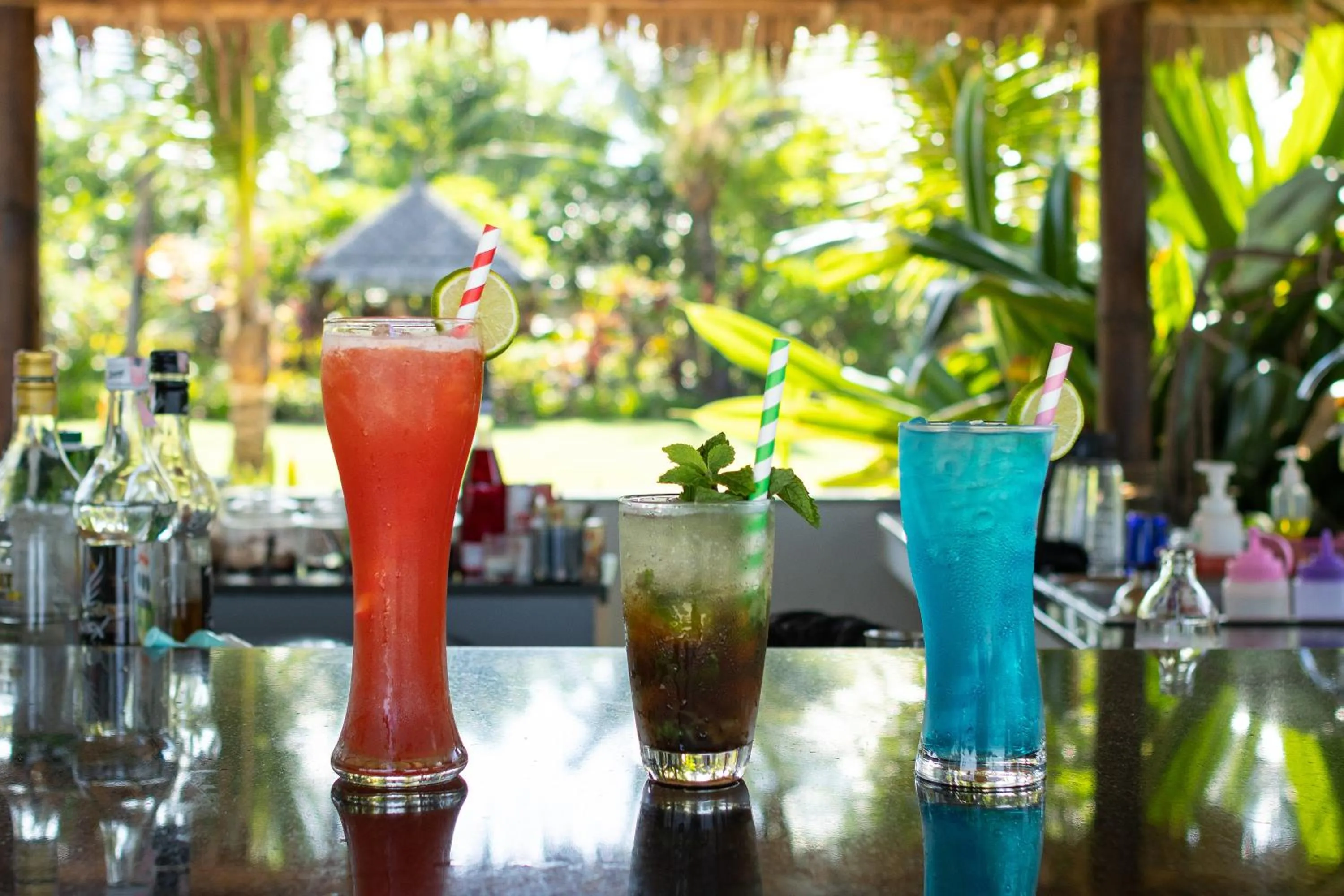 Lounge or bar in King's Garden Resort - SHA Plus