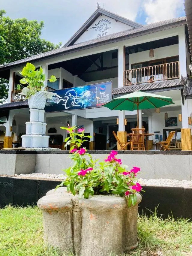 Property building in Lutwala Bungalows and Private Villa