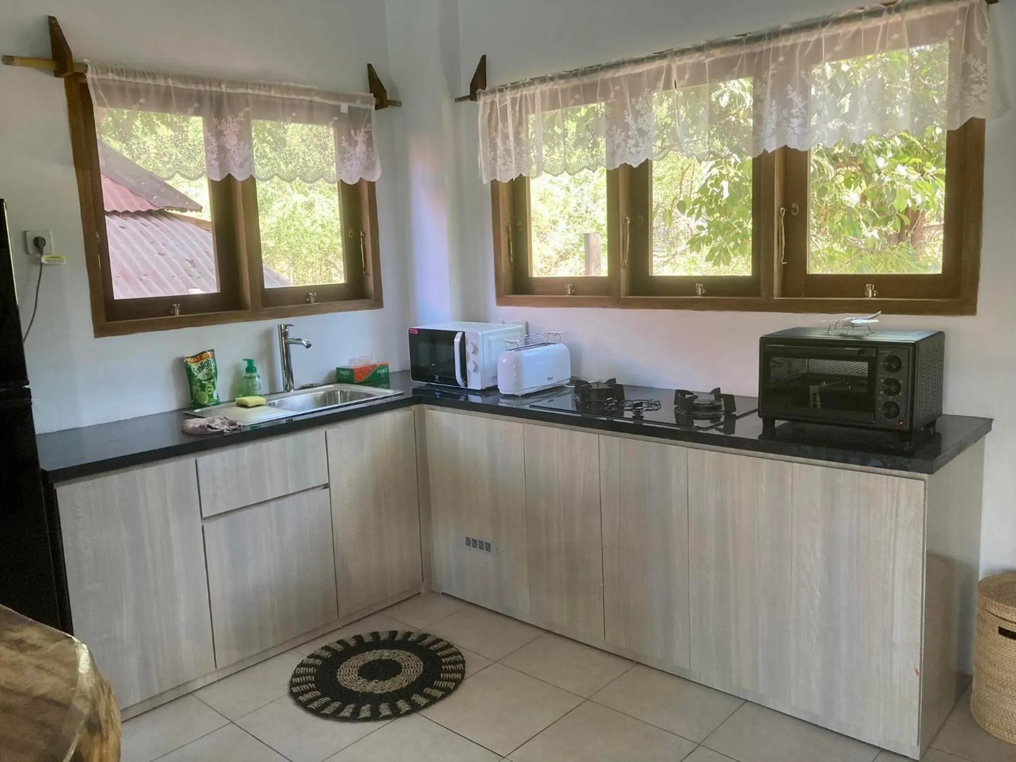 Kitchen or kitchenette in Lutwala Bungalows and Private Villa