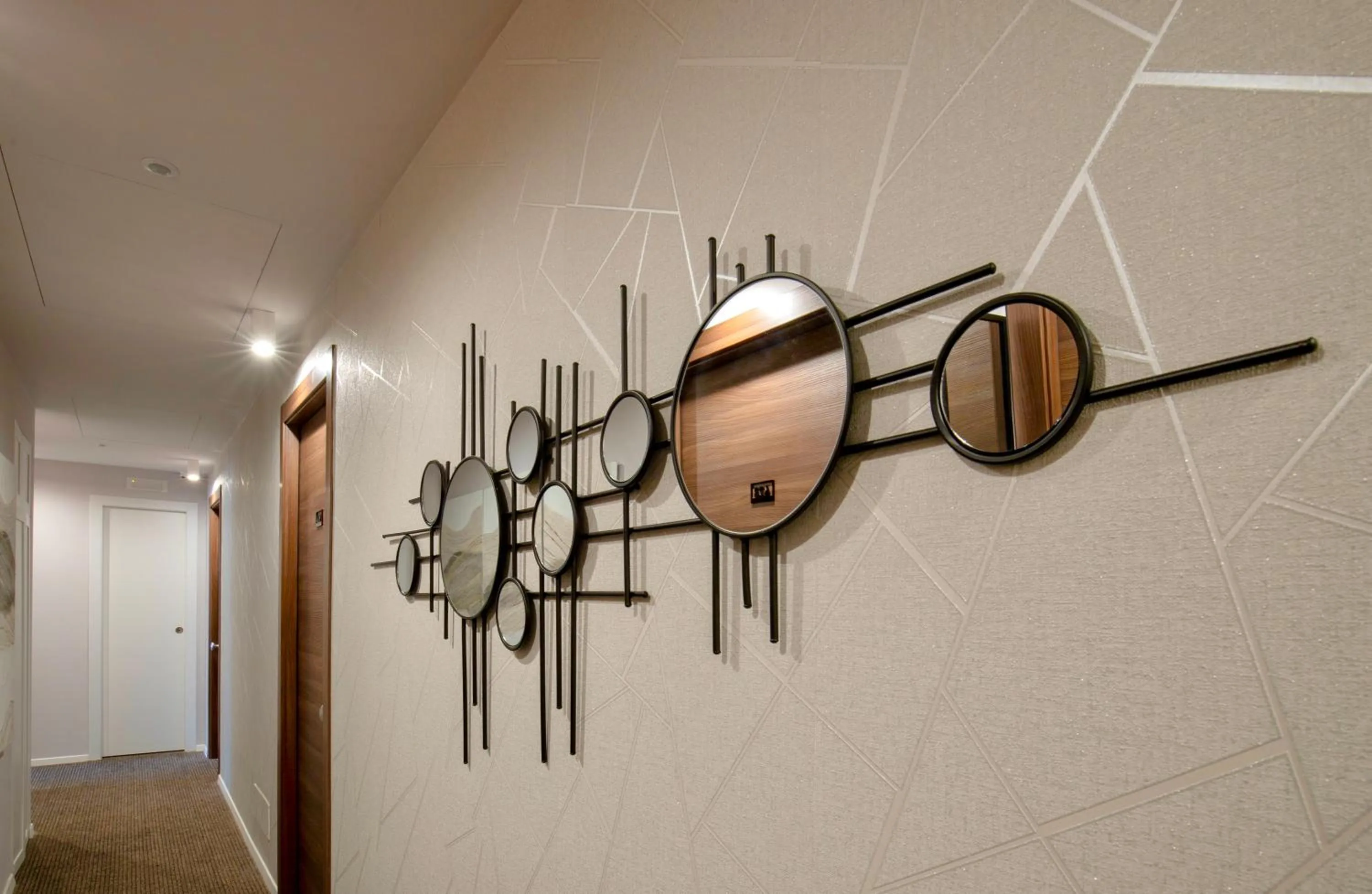 Decorative detail in AH - Duomo Essence