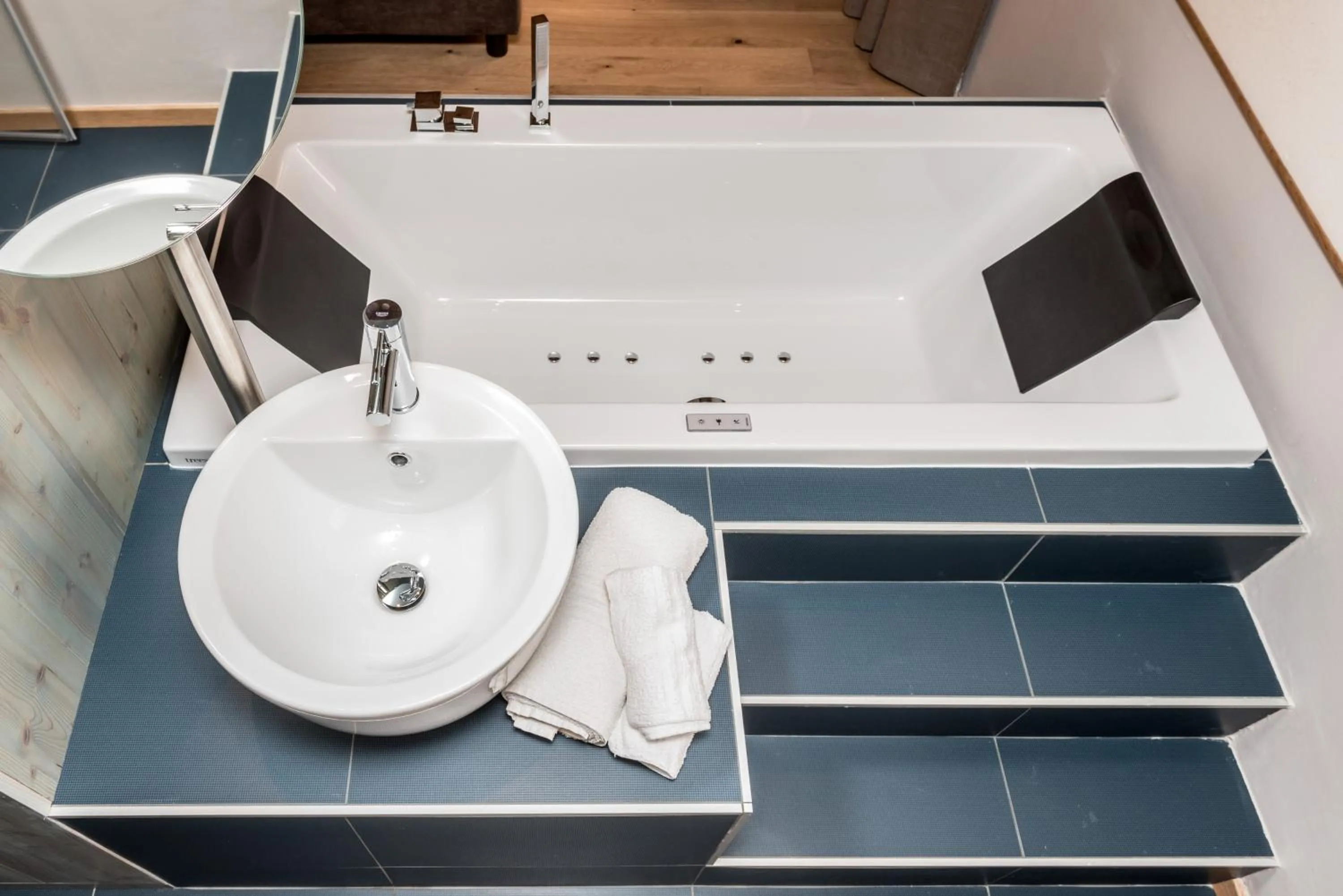 Bathroom in Good Life Hotel Garden - Private Spa and Pool