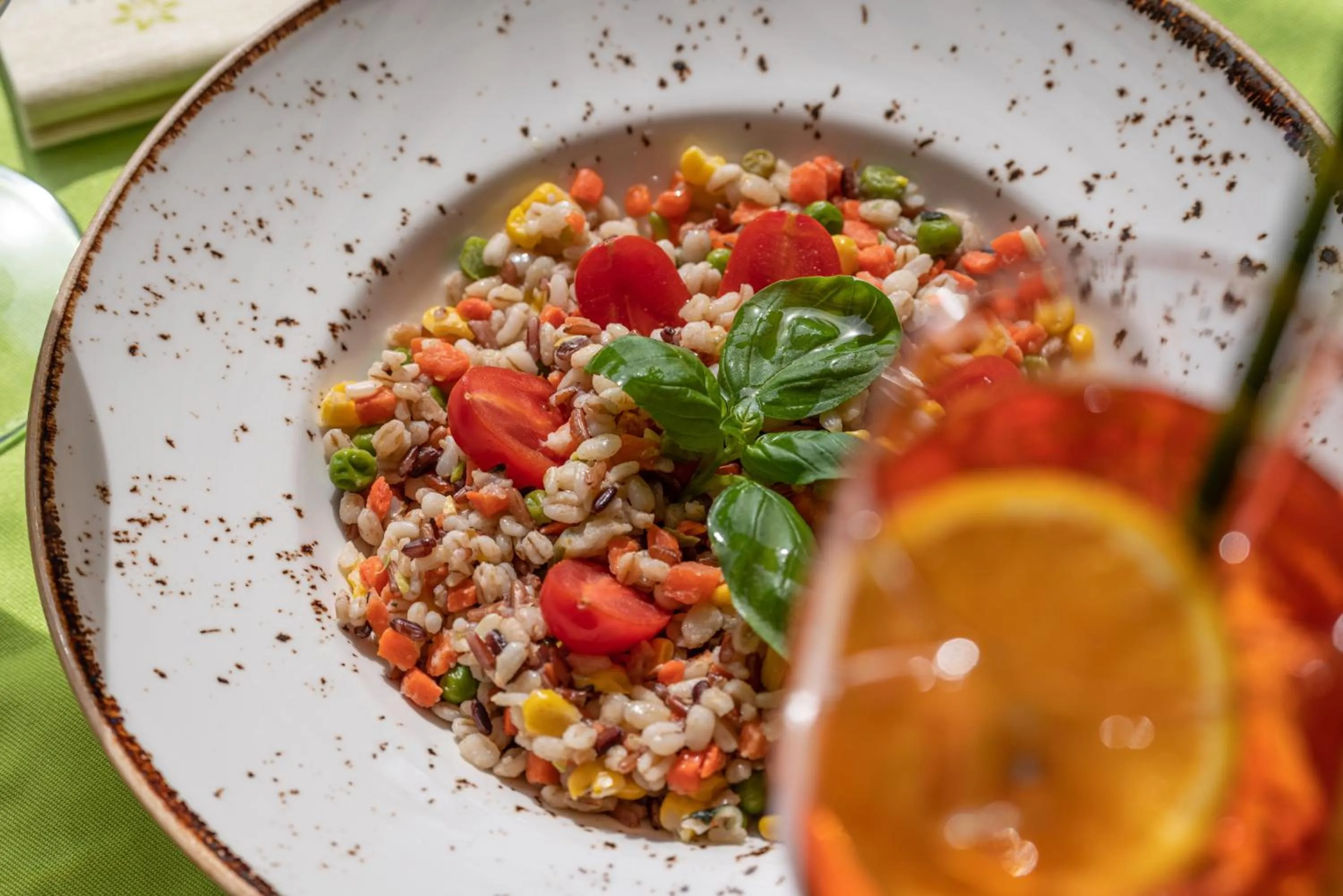 Restaurant/places to eat in Good Life Hotel Garden - Private Spa and Pool