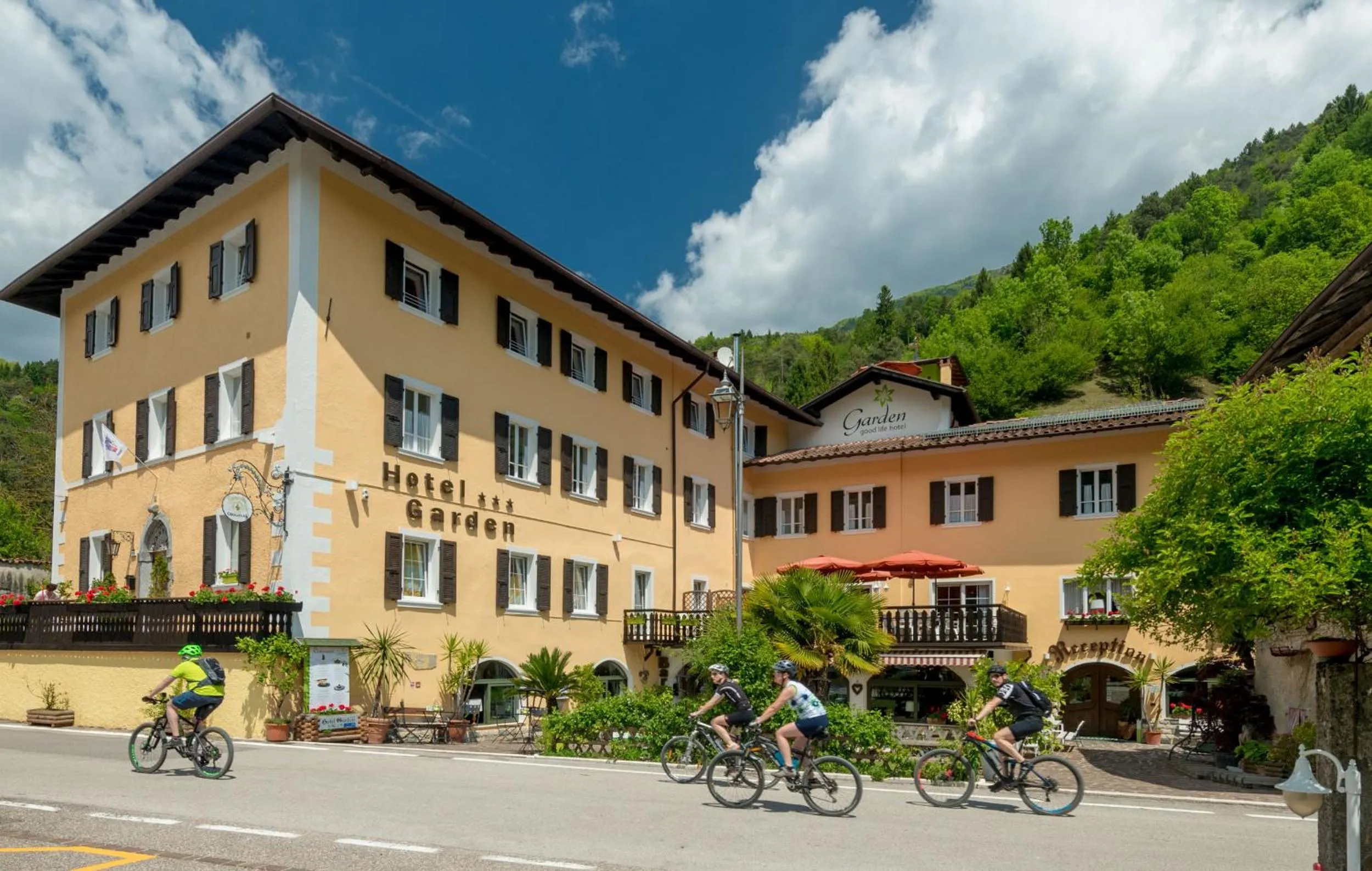 Property building in Good Life Hotel Garden - Private Spa and Pool