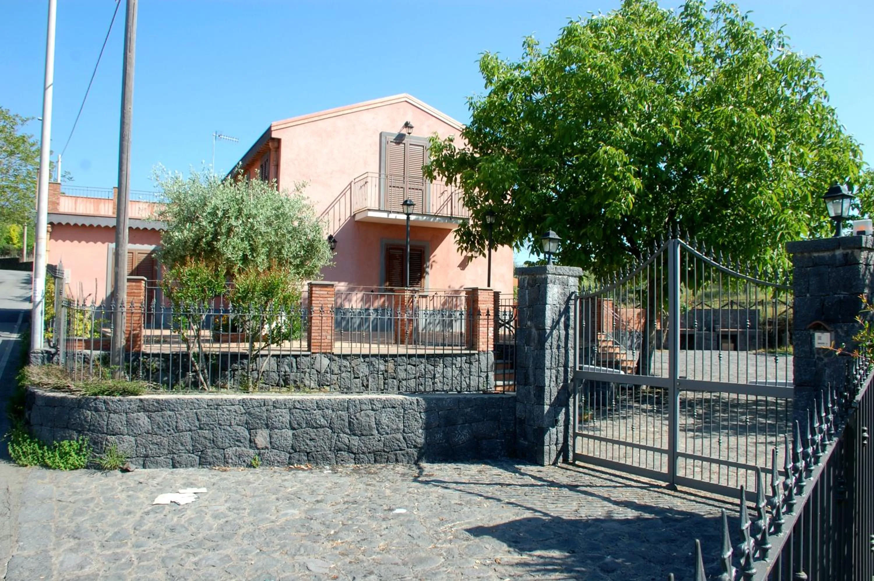 Property building in Casa Farlazzo