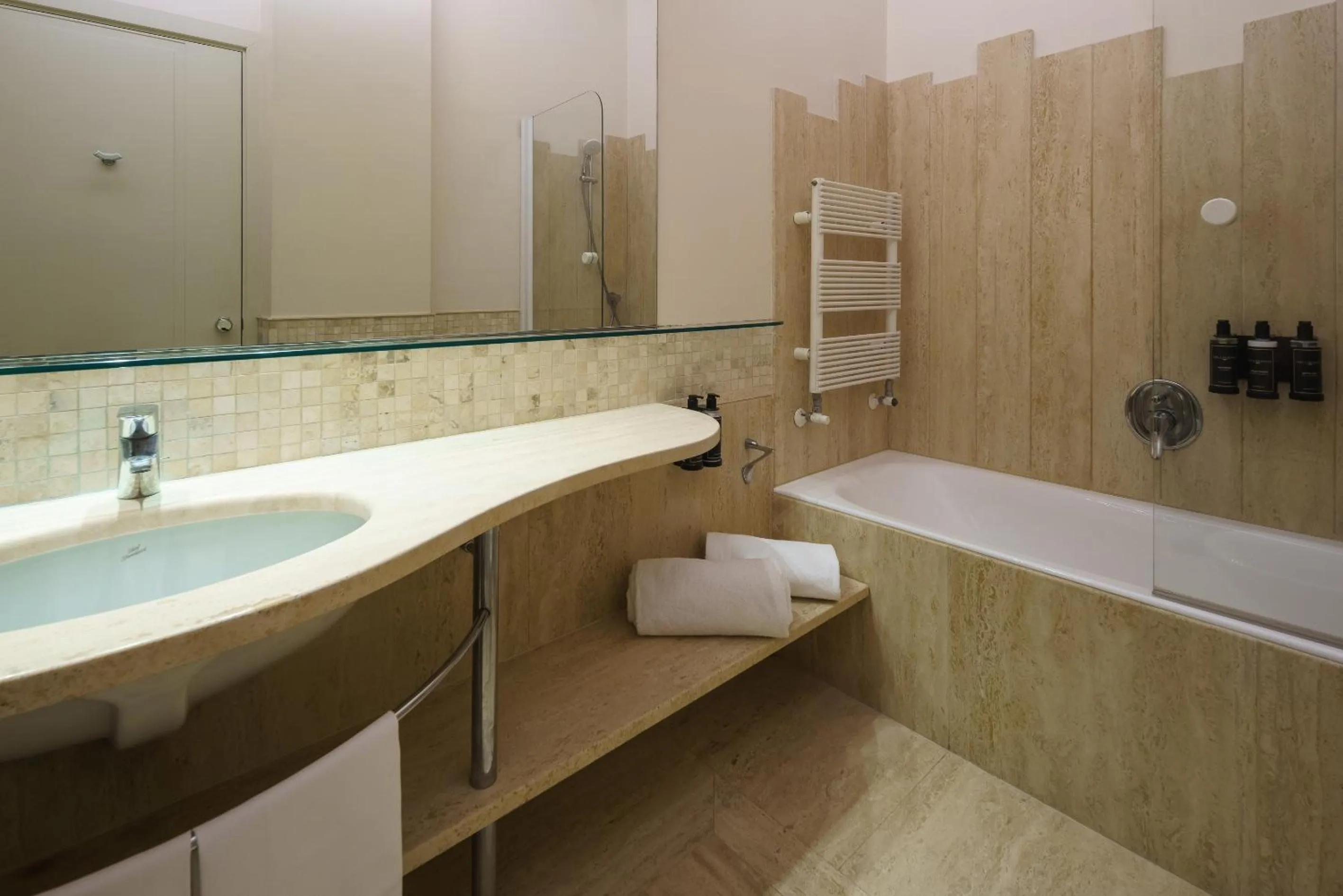 Bathroom in Exe Majestic