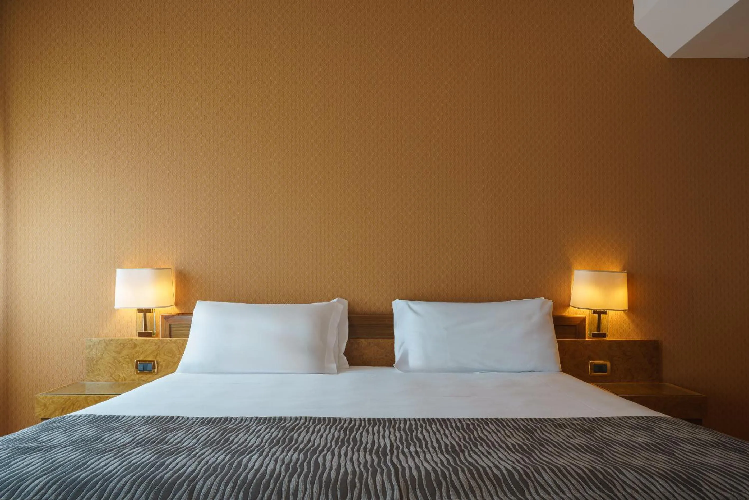 Bedroom, Bed in Exe Majestic