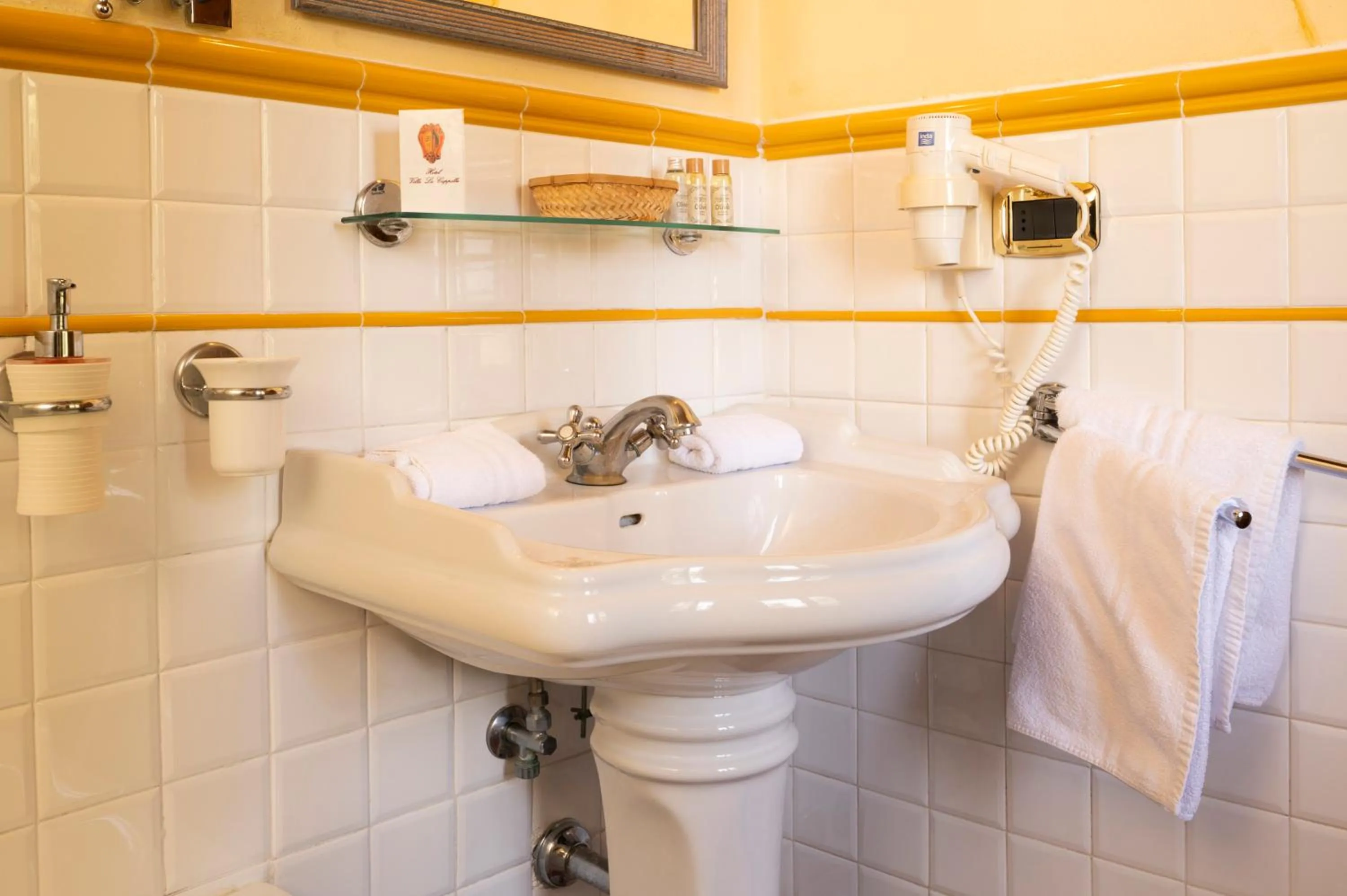 Shower in Relais Villa La Cappella