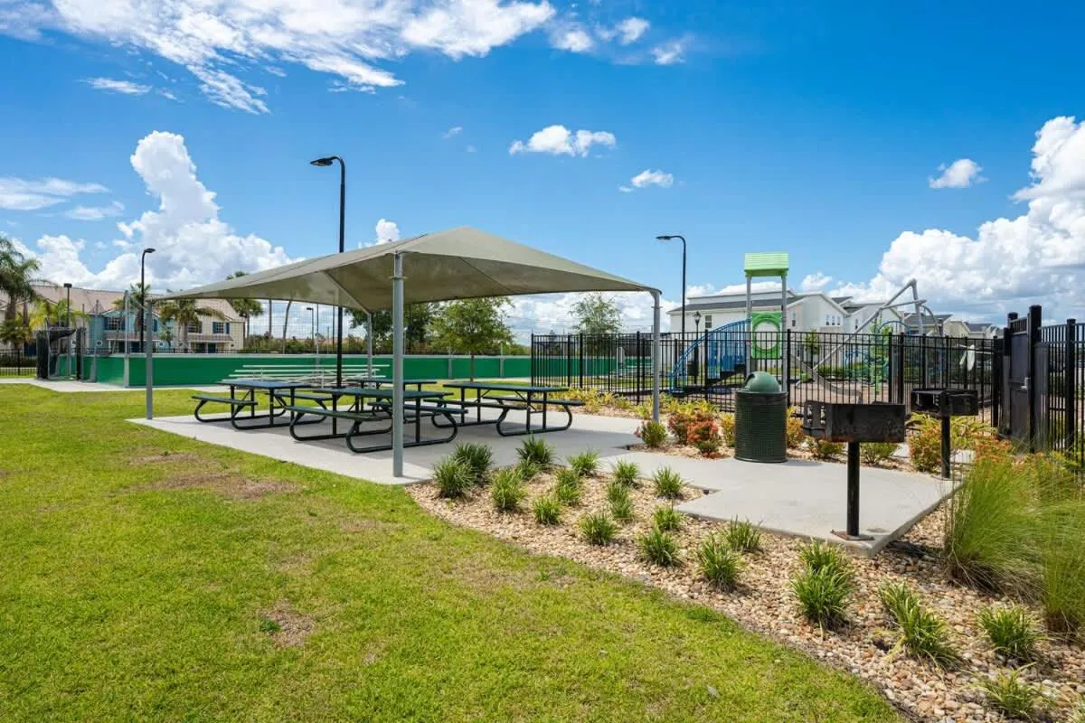 Sophisticated 6BR at Storey Lake SL2766