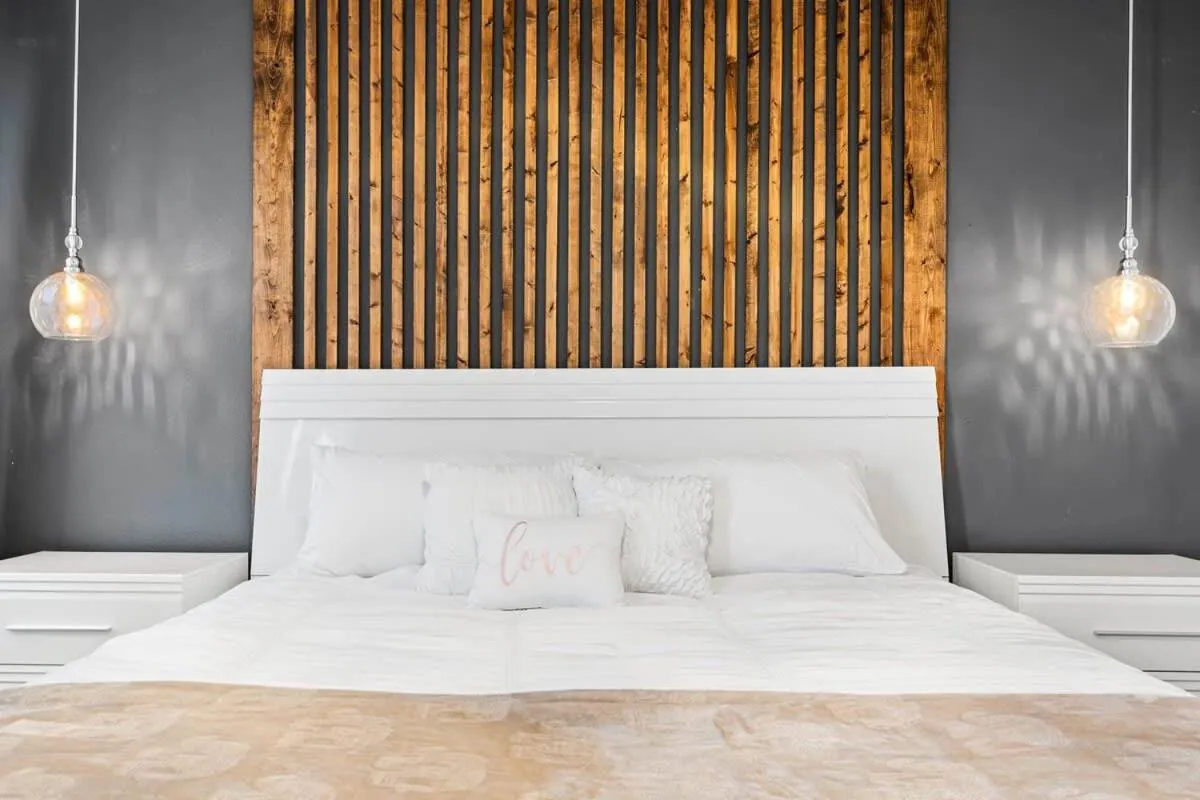 Bed in Sophisticated 6BR at Storey Lake SL2766