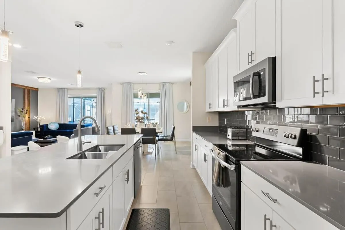 Sophisticated 6BR at Storey Lake SL2766