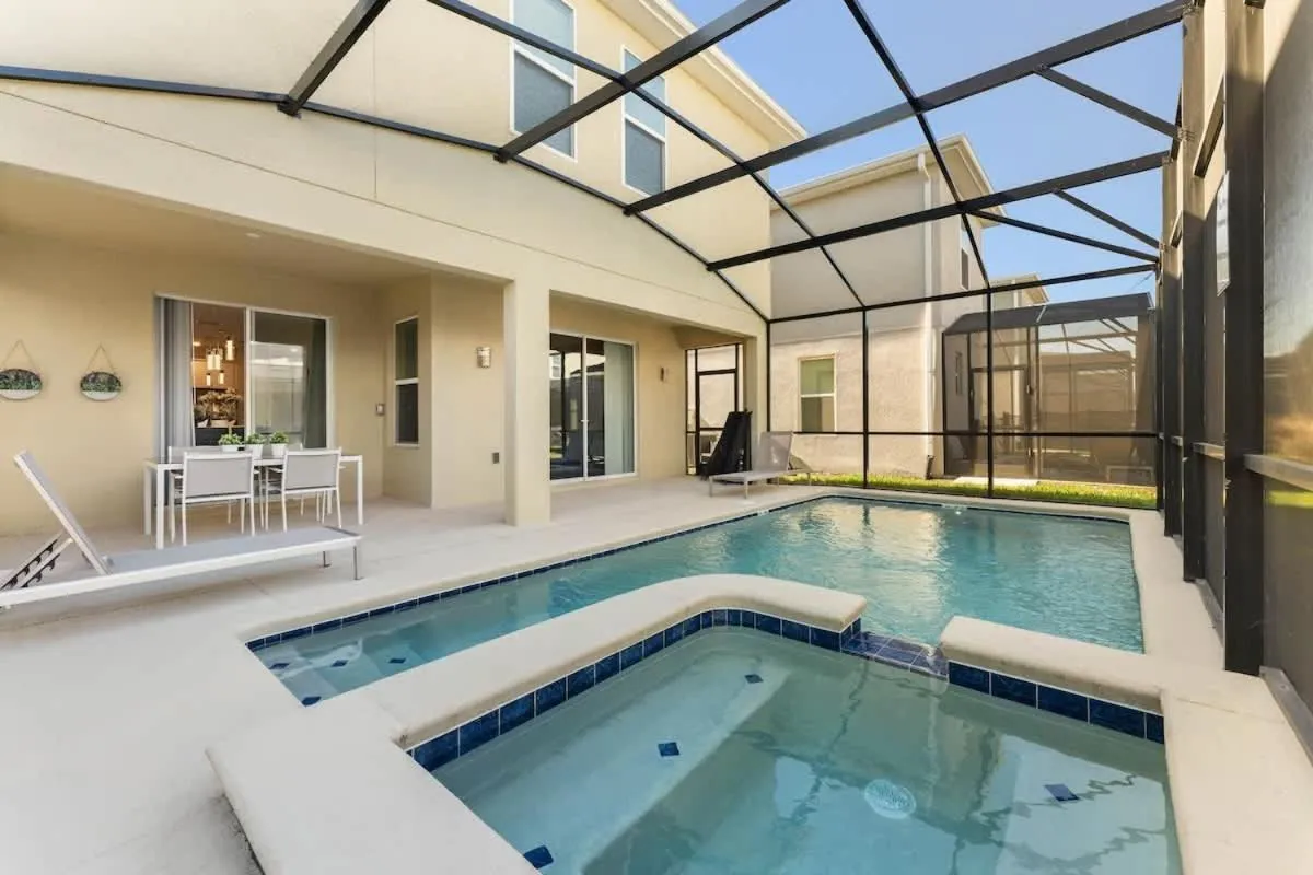 Sophisticated 6BR at Storey Lake SL2766