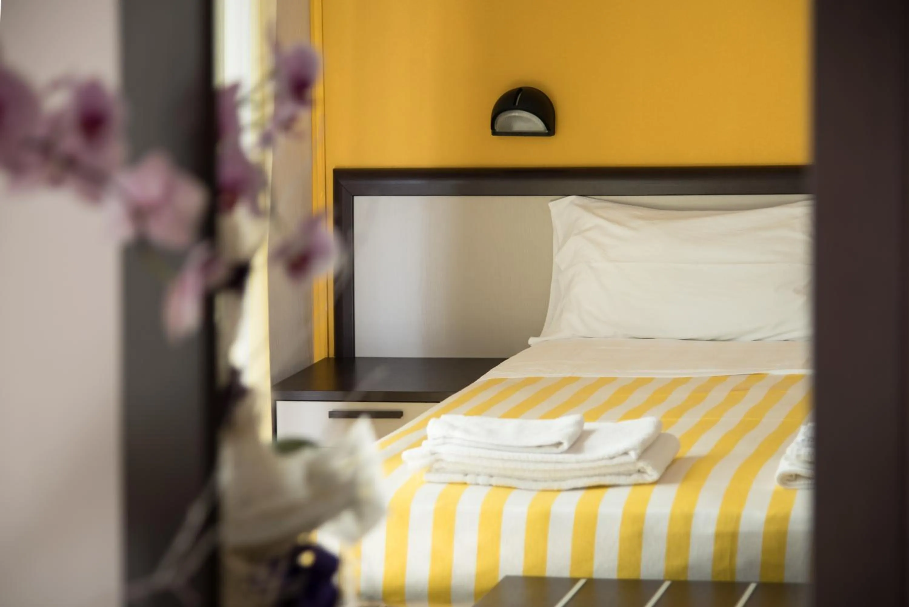 Bedroom, Bed in Hotel Mirage