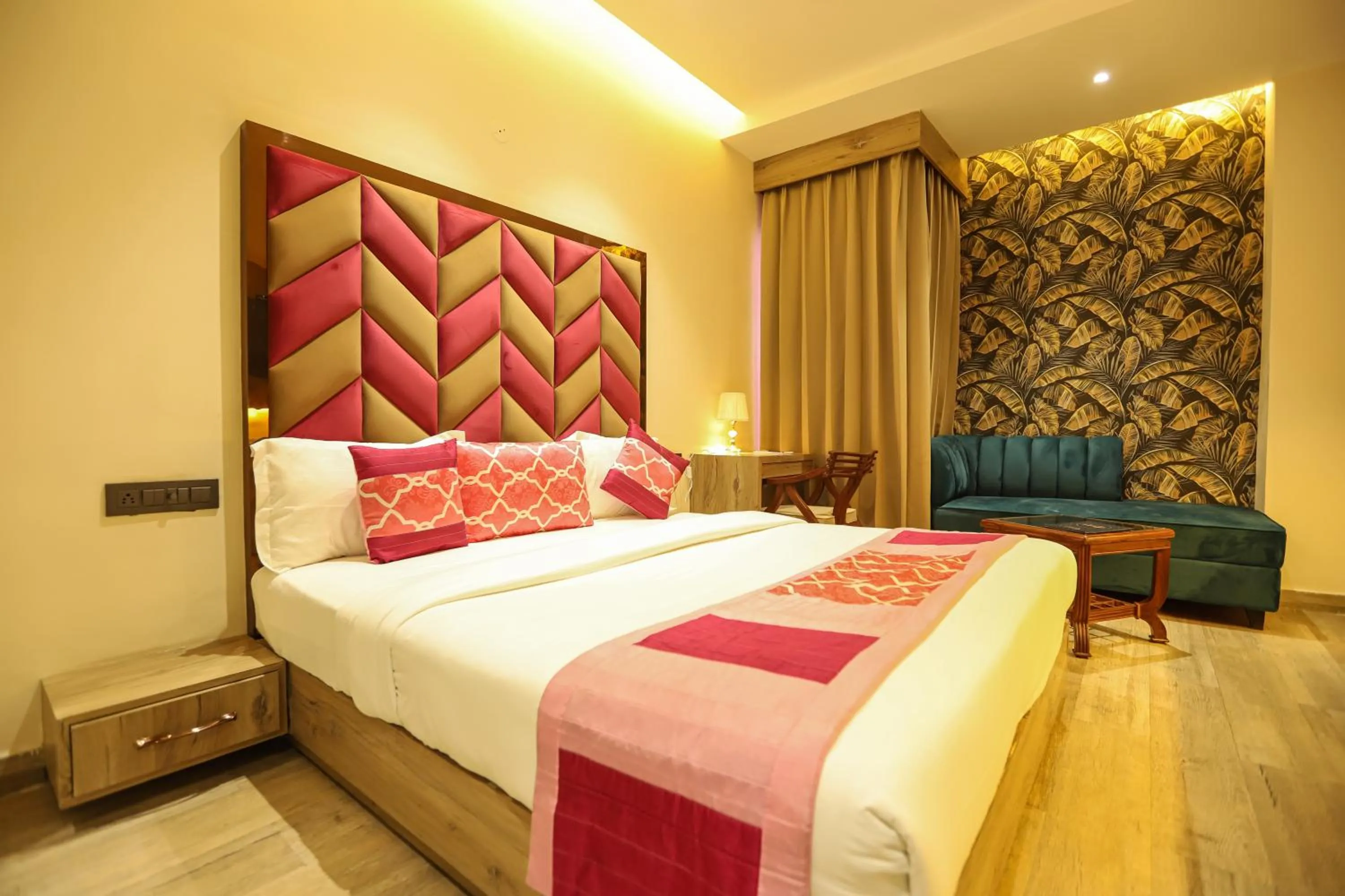Deluxe Room - single occupancy in Hotel Golden Lotus