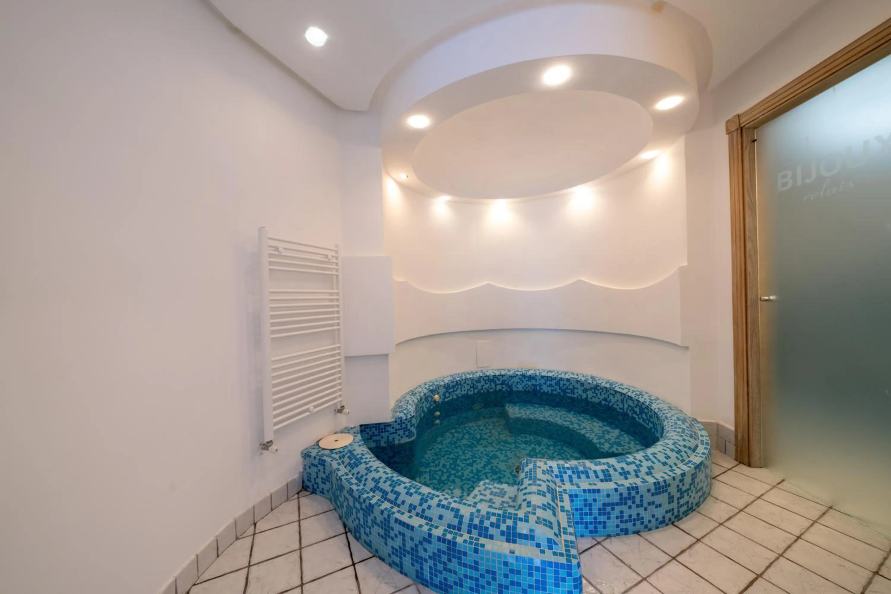 Hot Tub in Relais Bijoux Ischia