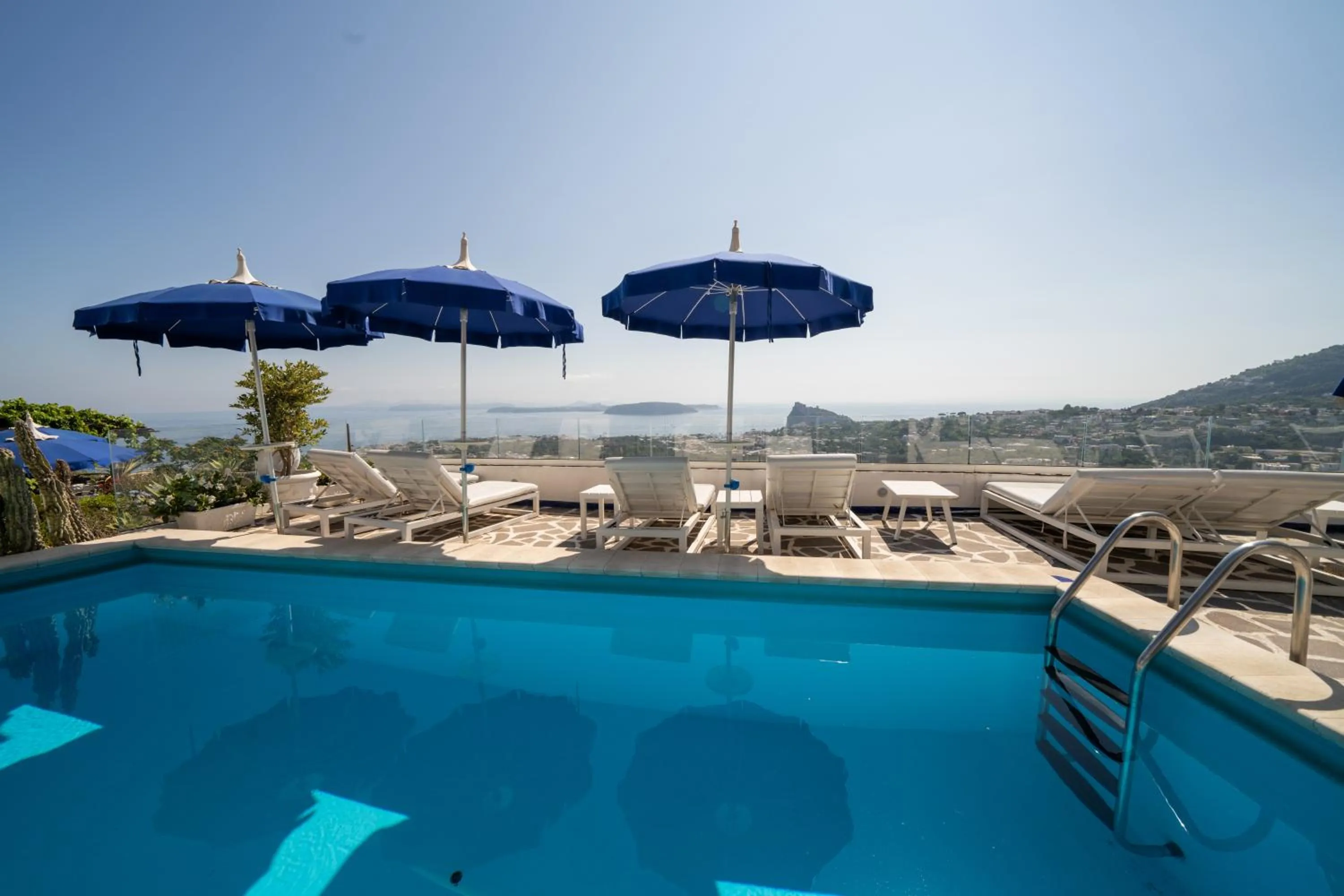 Swimming pool in Relais Bijoux Ischia