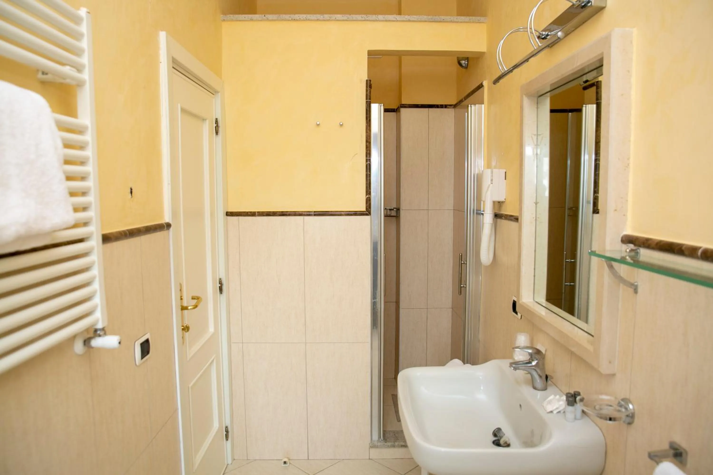 Shower in Resort Santangelo & SPA