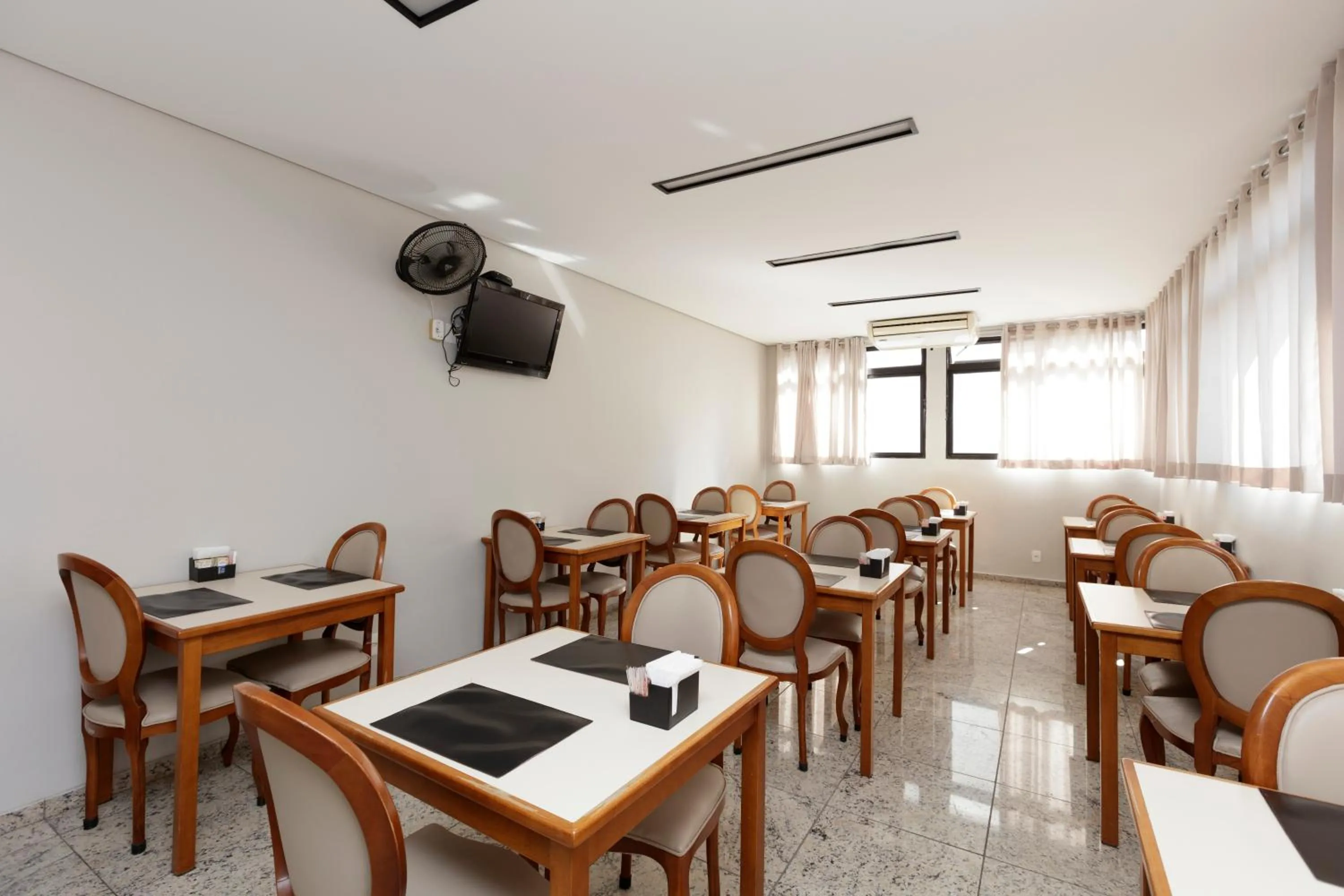 Restaurant/places to eat in Hotel Bella Paulista