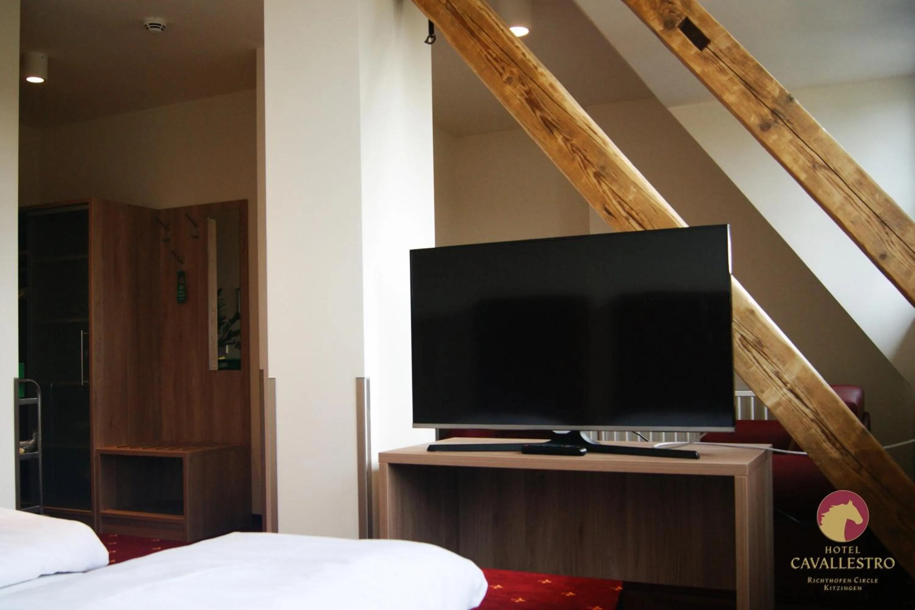 Text overlay, Bed in Cavallestro Classic