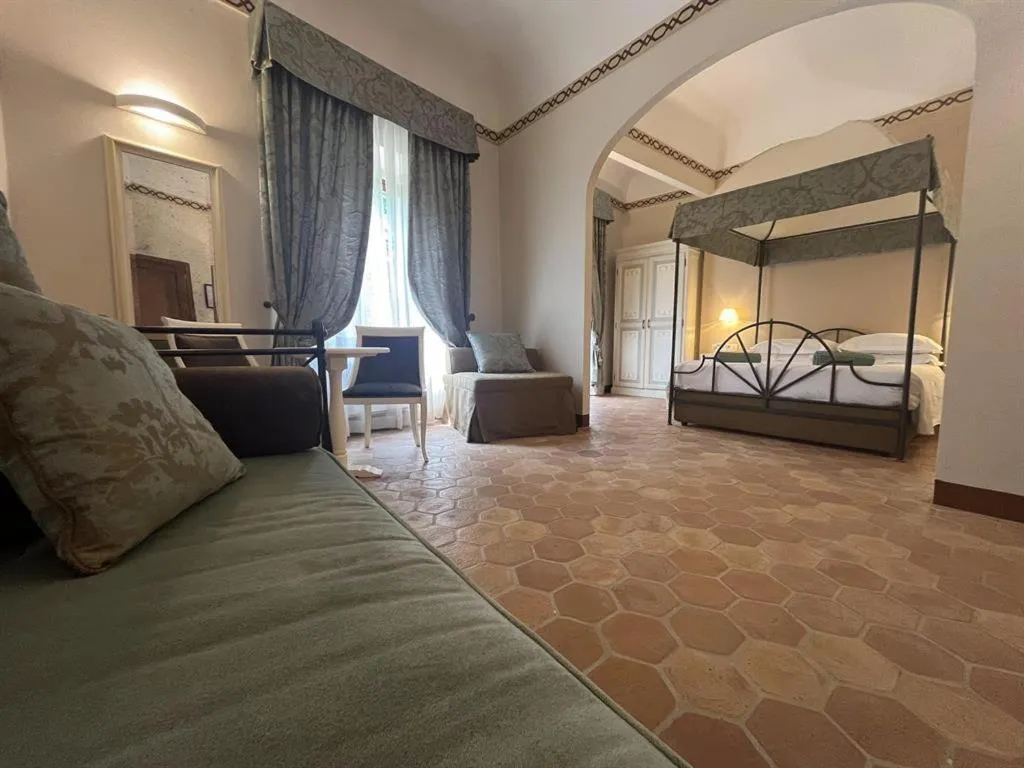 Bed in Hotel Villa San Lucchese