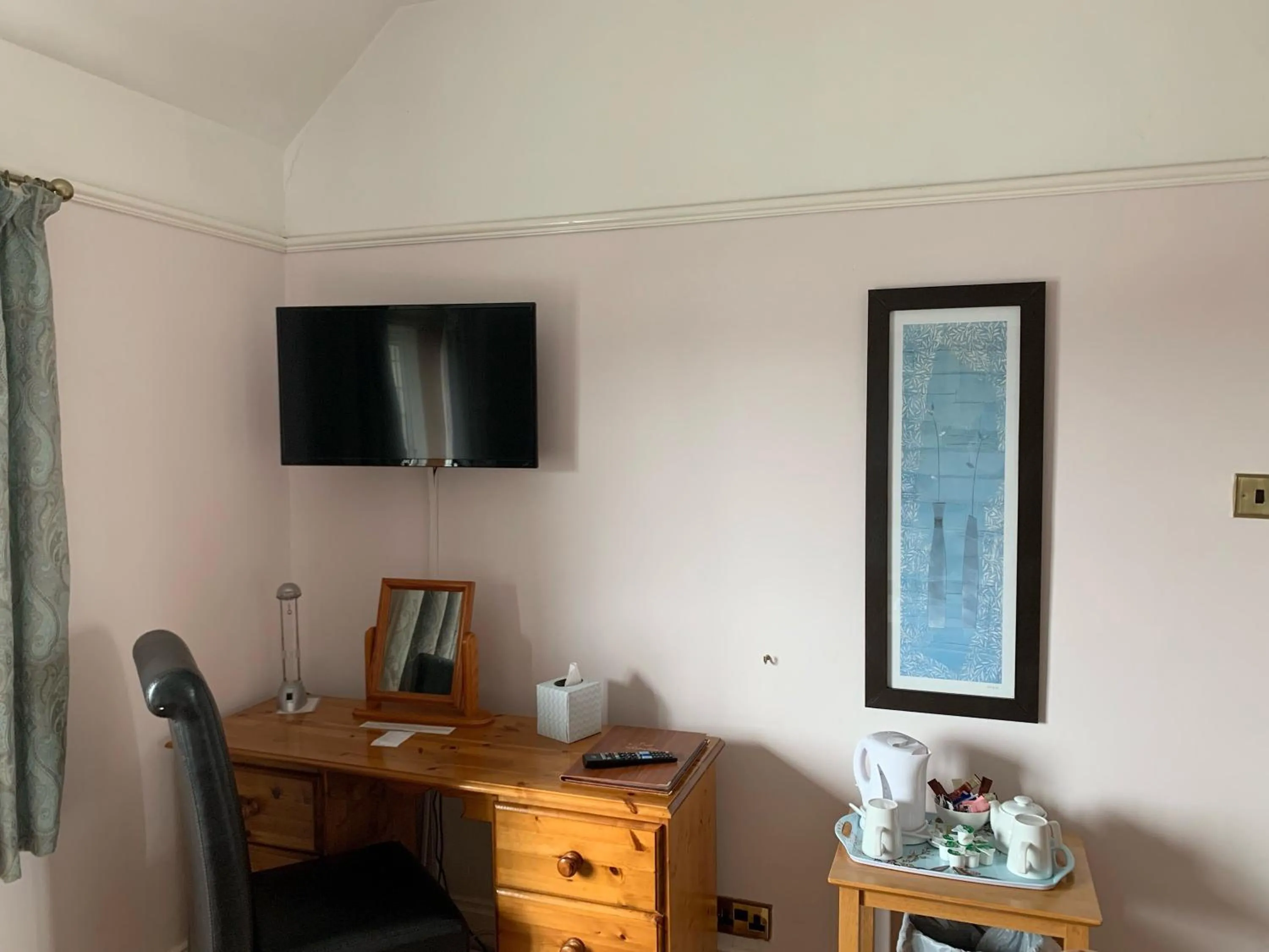 Bedroom in Burleigh House
