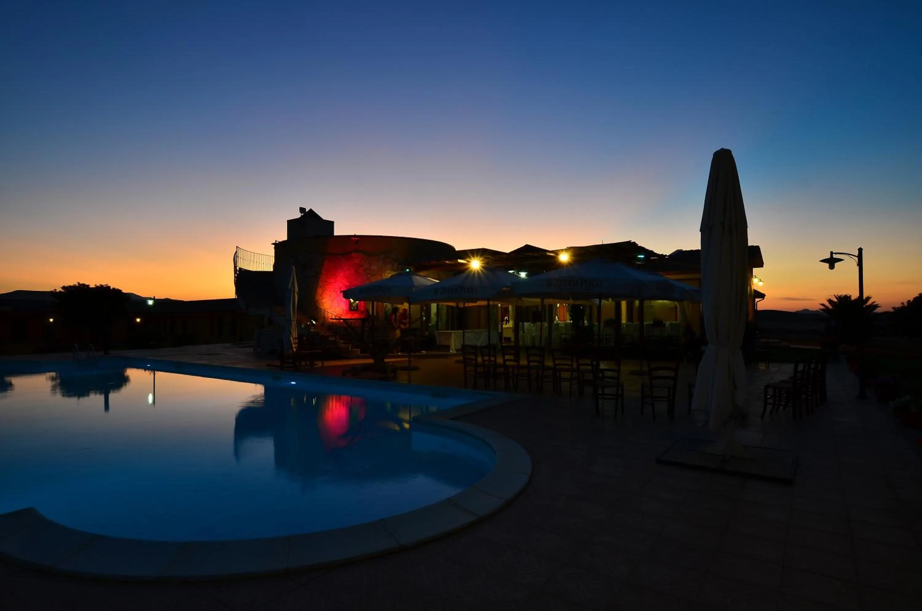 Swimming pool in Albergo Ristorante Pizzeria Monte Arcosu