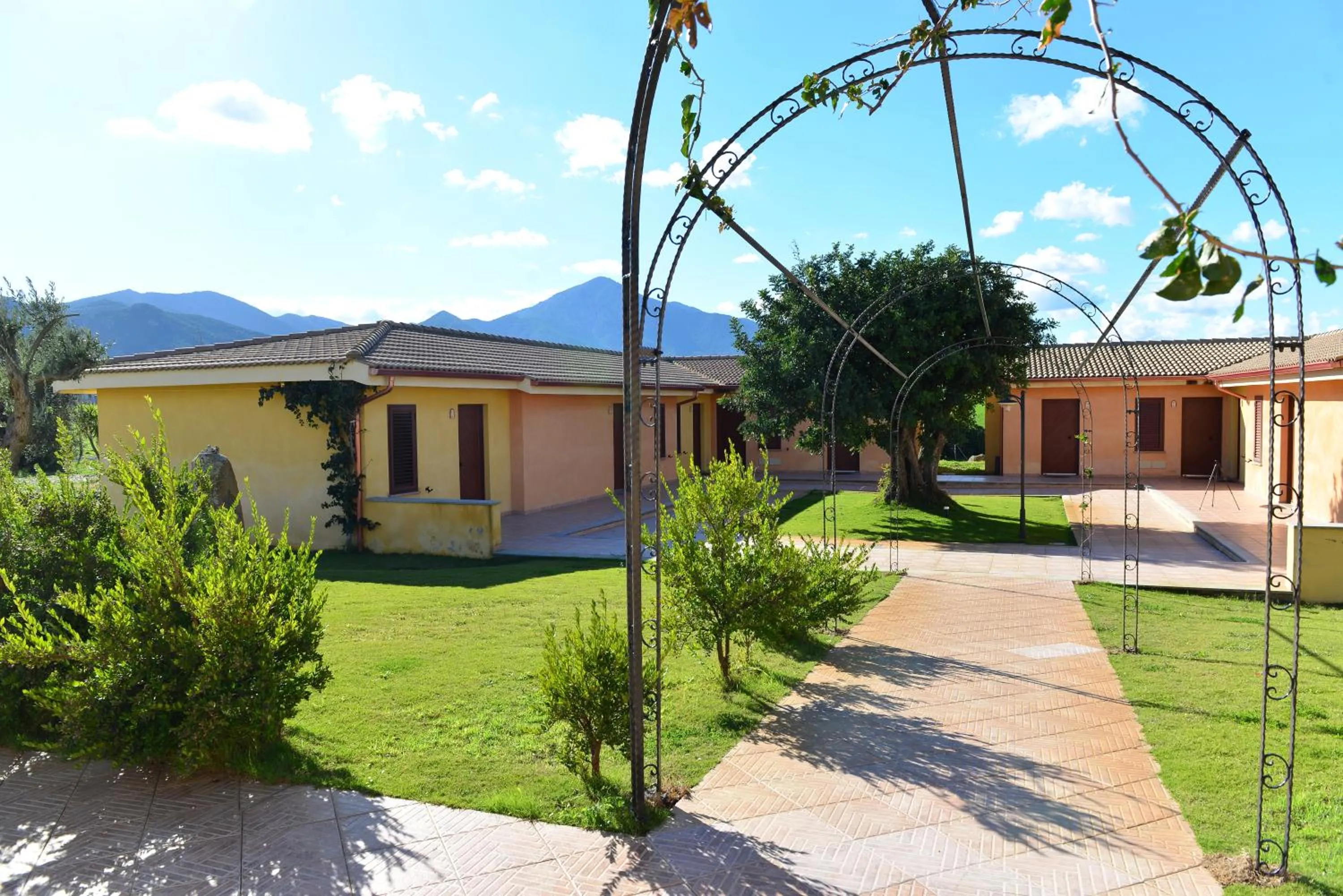 Facade/entrance in Albergo Ristorante Pizzeria Monte Arcosu