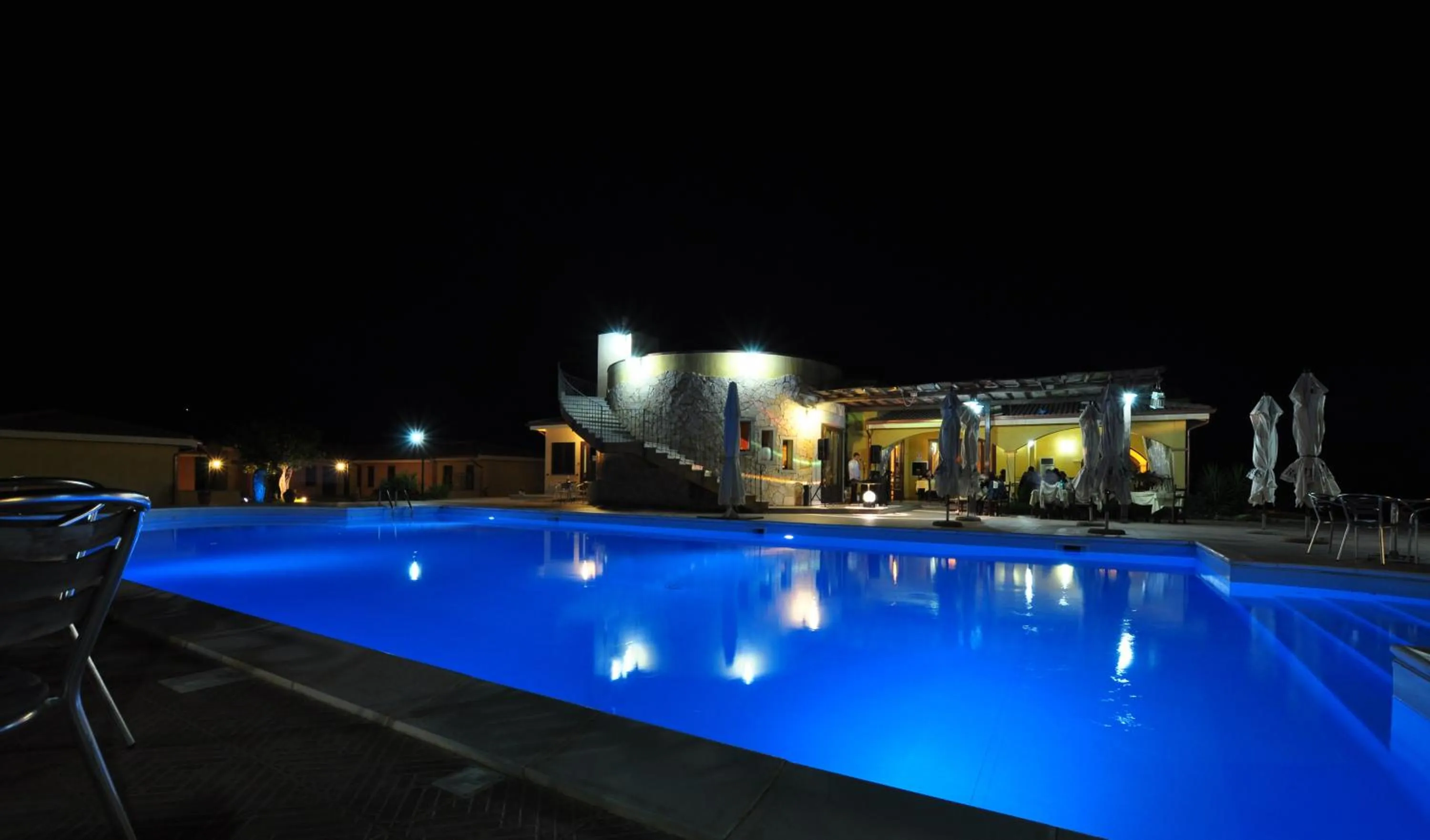 Night in Albergo Ristorante Pizzeria Monte Arcosu